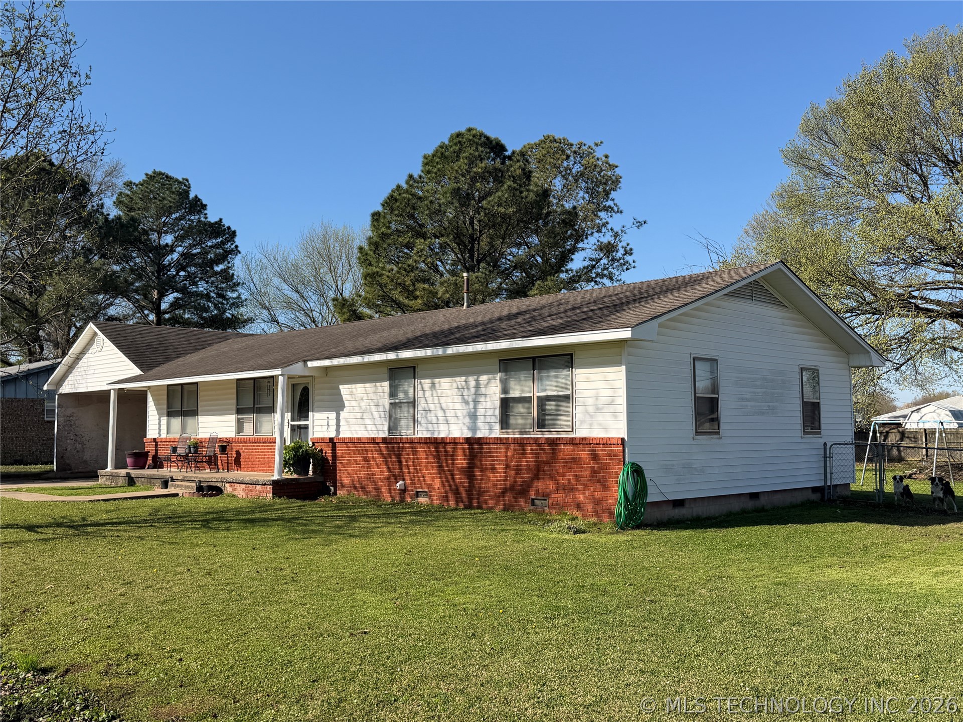 102 S Walnut Hartshorne OK 74547