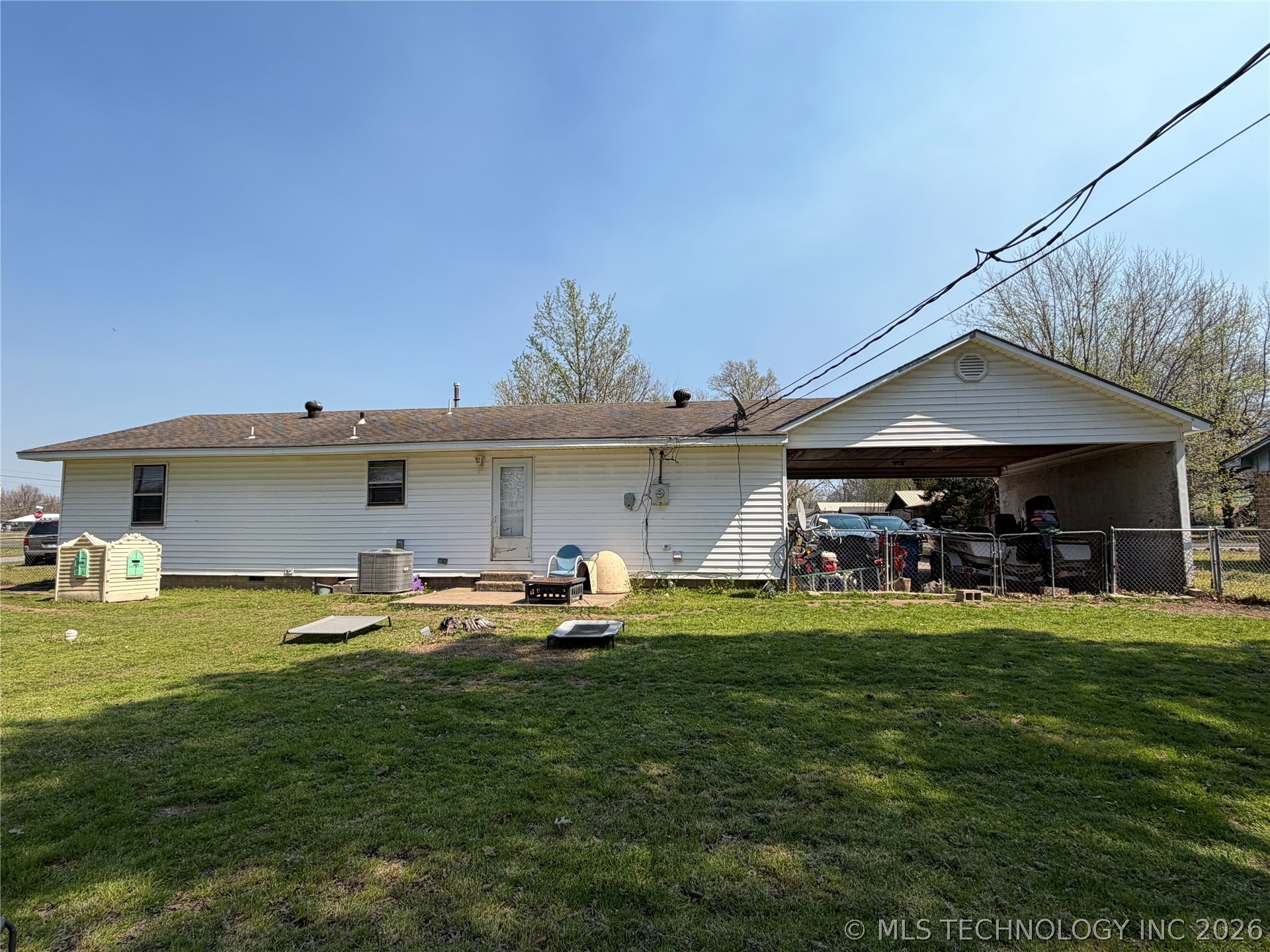 102 S Walnut Hartshorne OK 74547