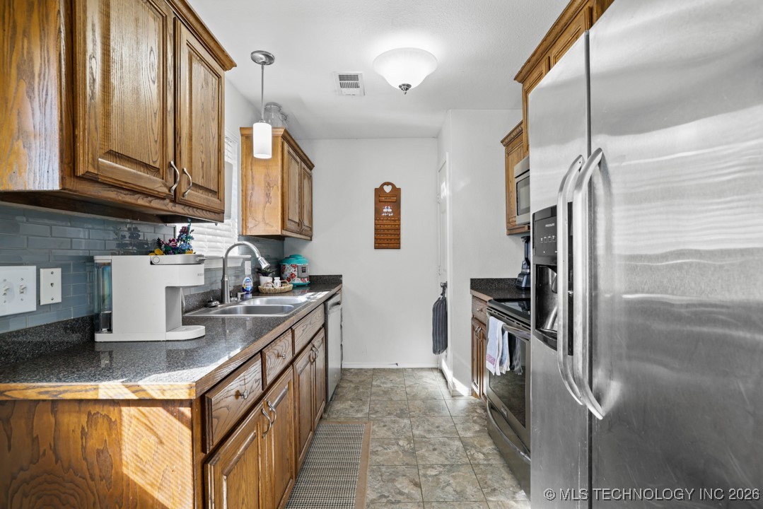 609 W Smiser Road Calera OK 74730