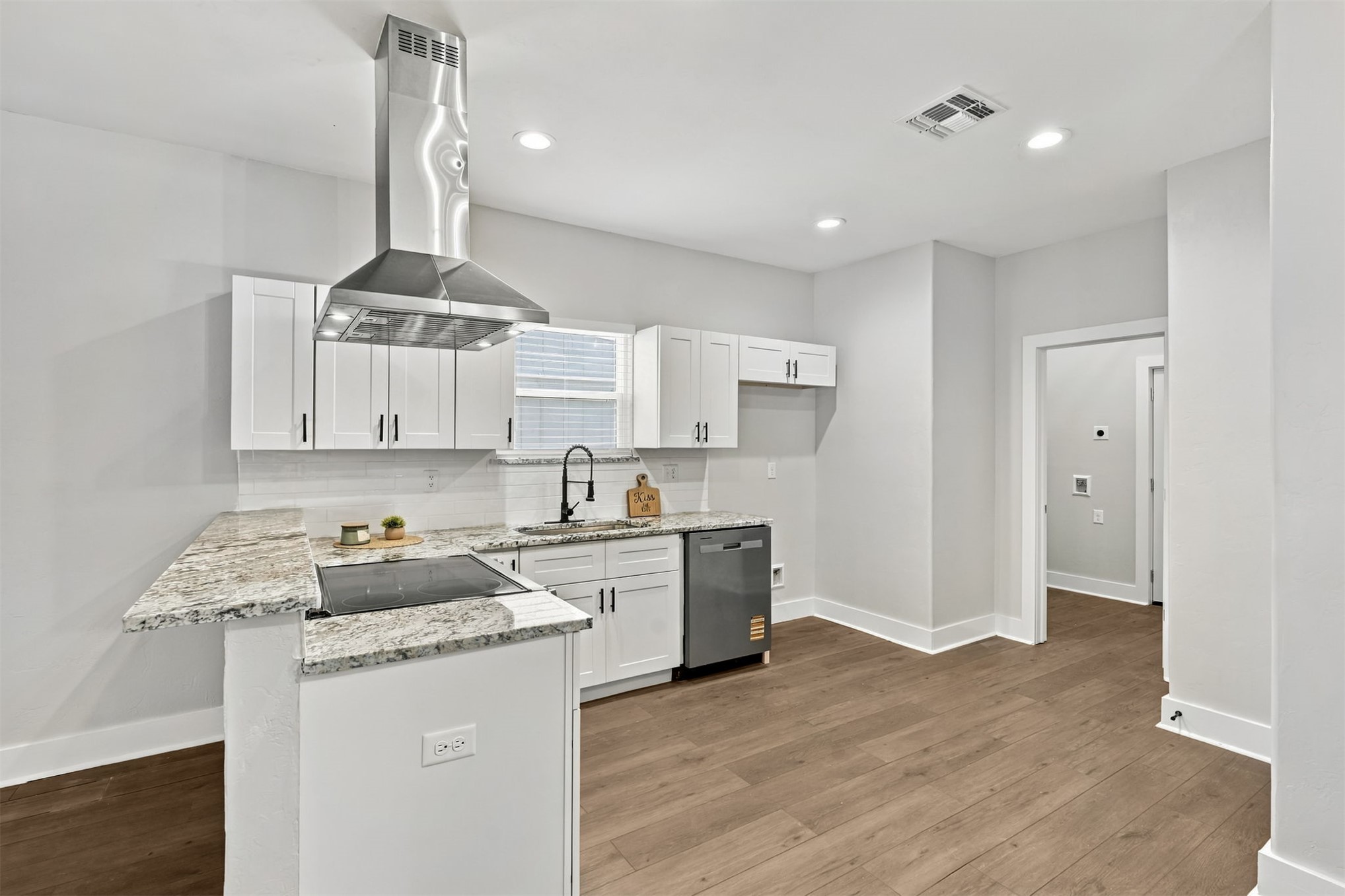 8944 E 3rd Place E Tulsa OK 74112
