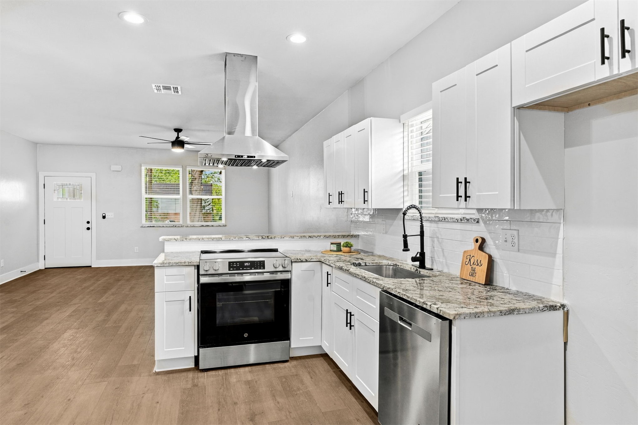 8944 E 3rd Place E Tulsa OK 74112