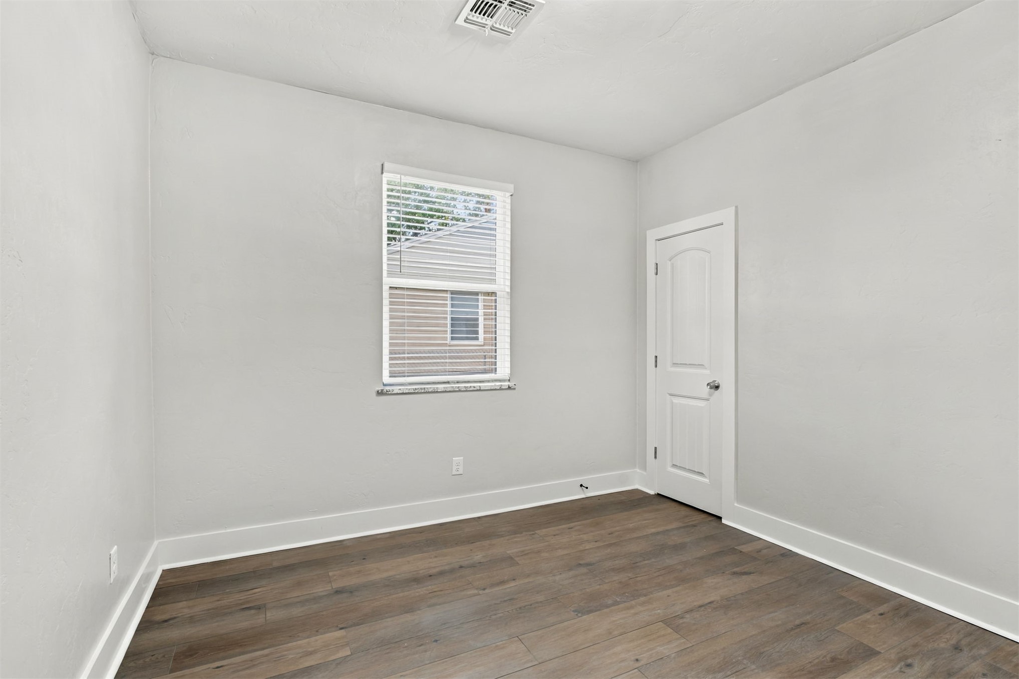 8944 E 3rd Place E Tulsa OK 74112