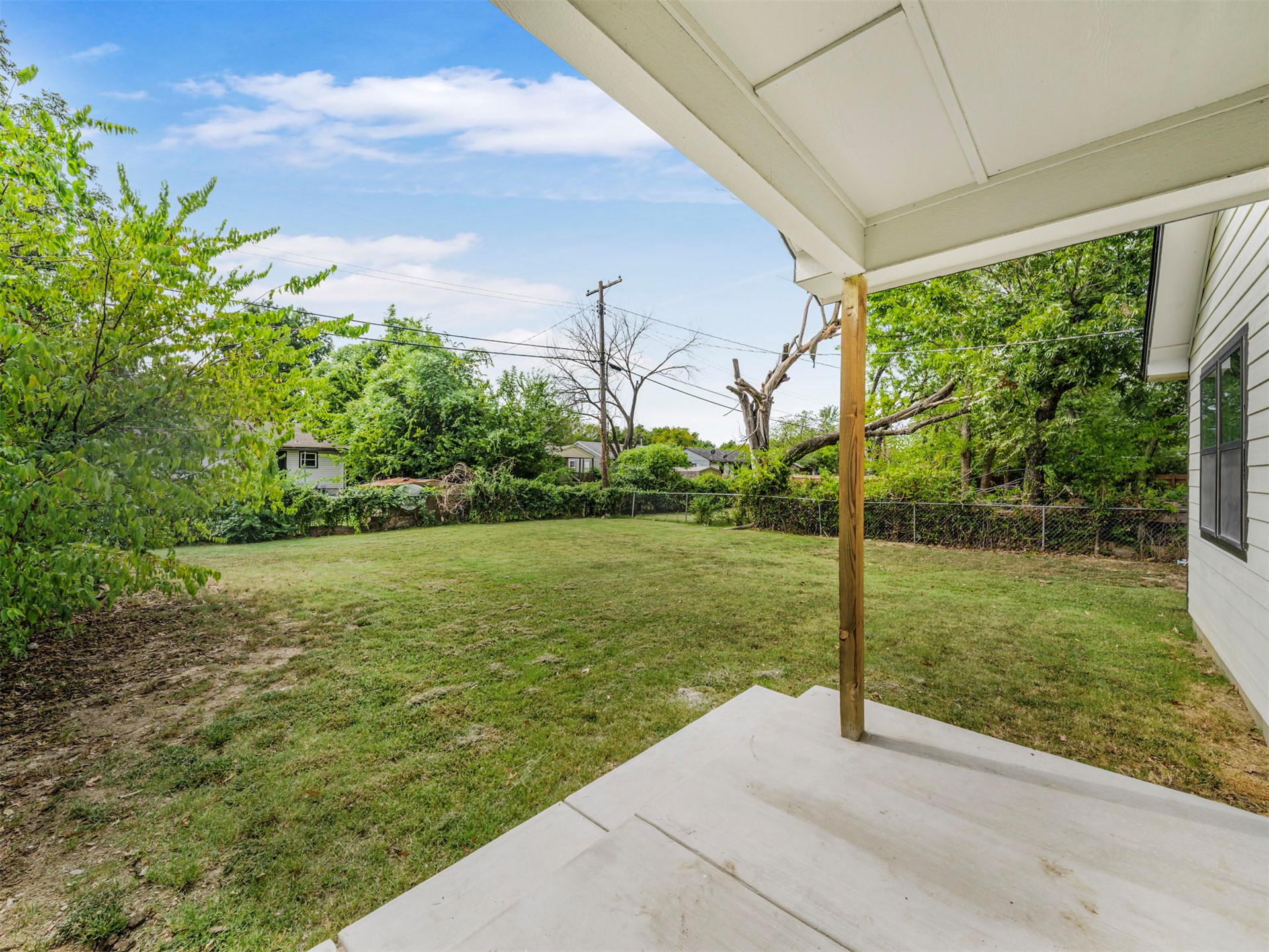 8944 E 3rd Place E Tulsa OK 74112
