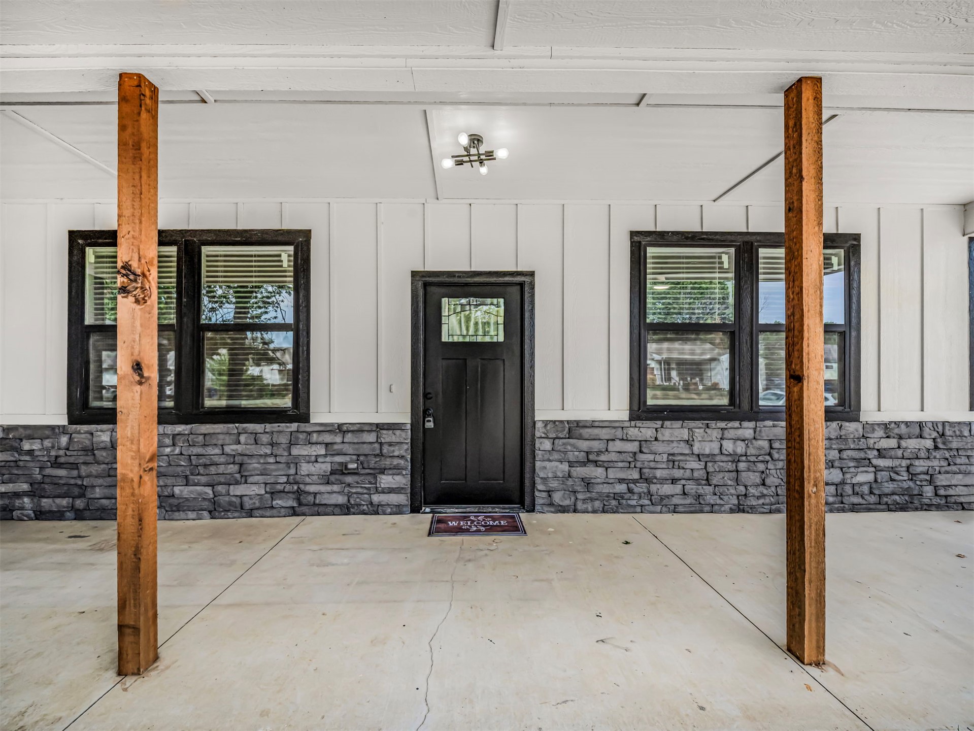 8944 E 3rd Place E Tulsa OK 74112