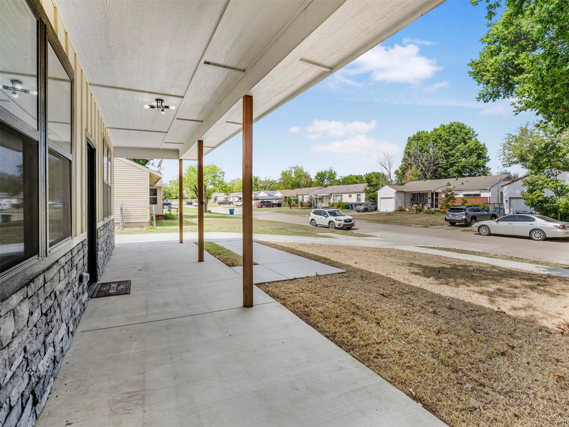 8944 E 3rd Place E Tulsa OK 74112