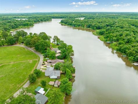 1205 Lakeside Fort Towson OK 74735