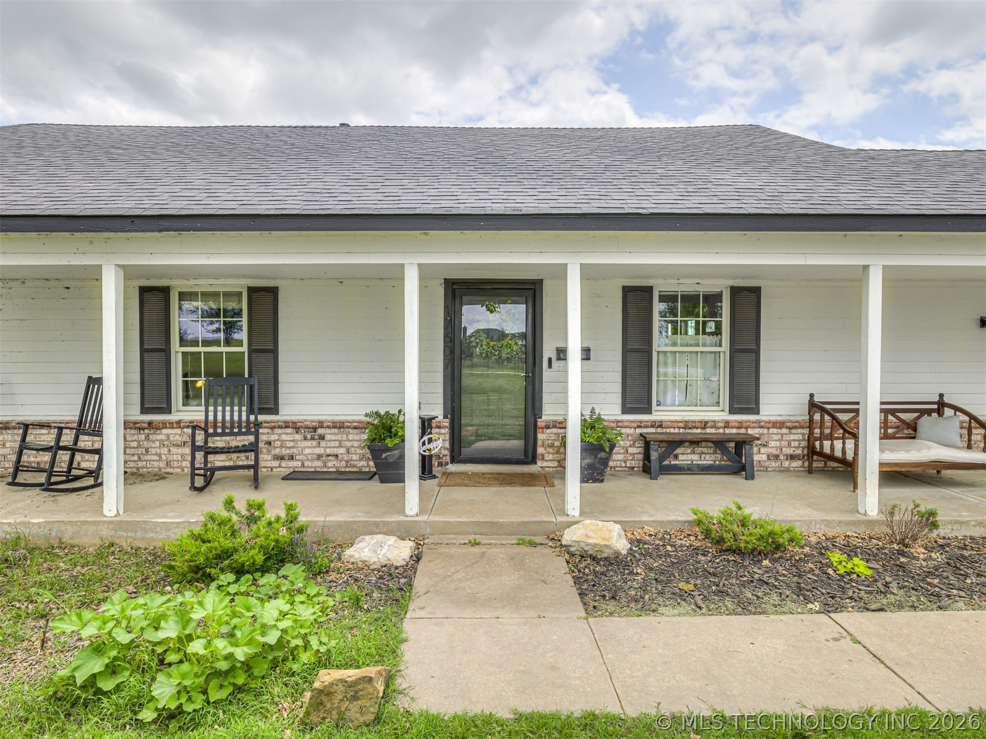 17607 N Louisville Avenue Skiatook OK 74070