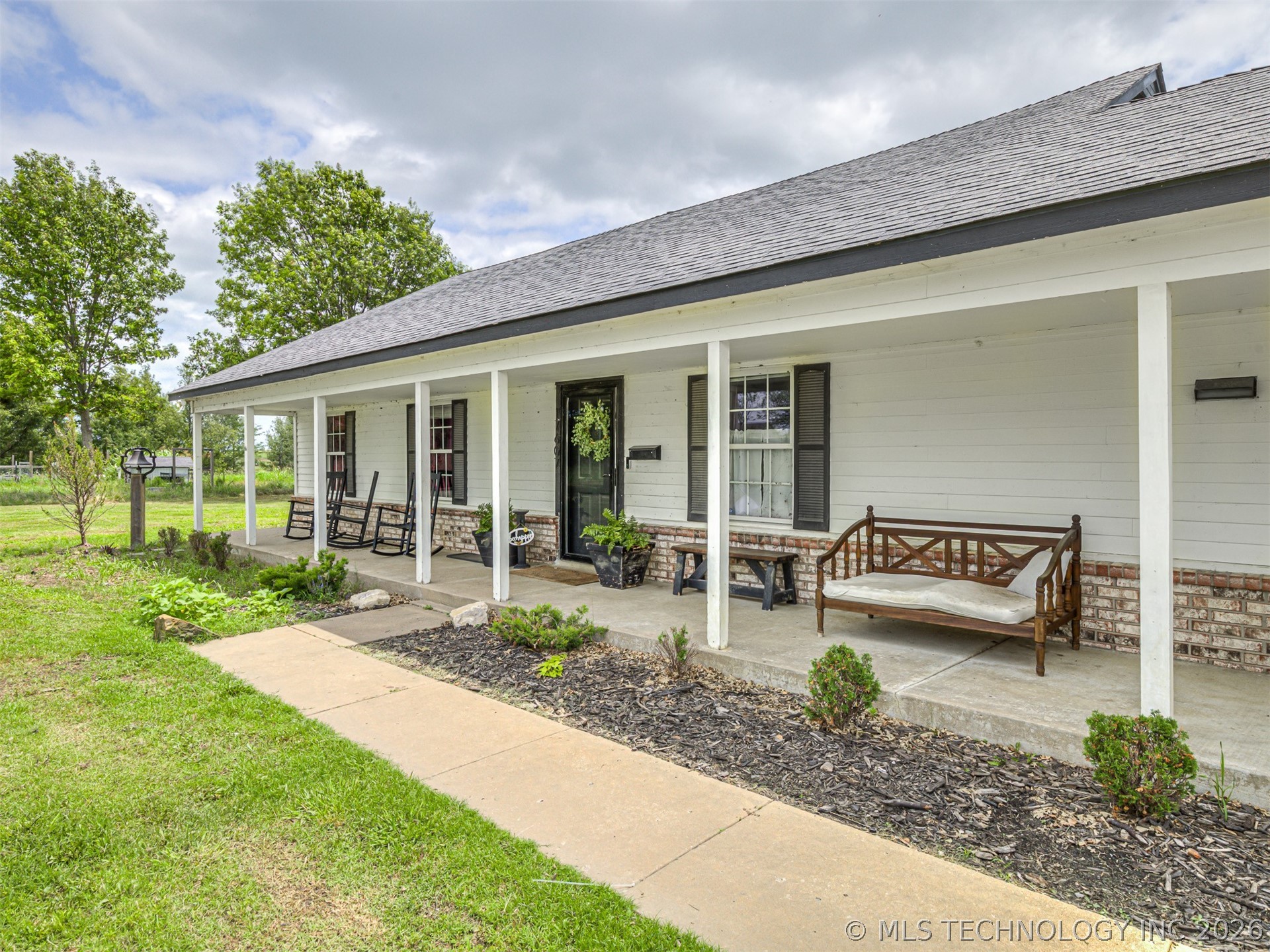 17607 N Louisville Avenue Skiatook OK 74070
