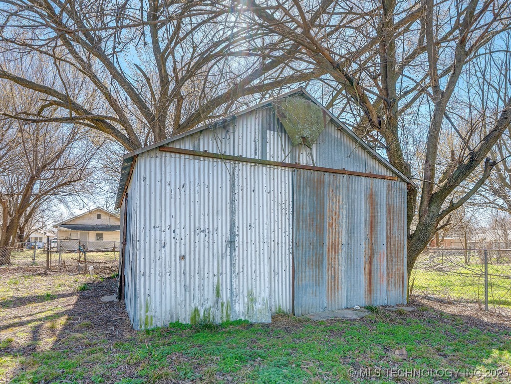 711 W 8th Ada OK 74820