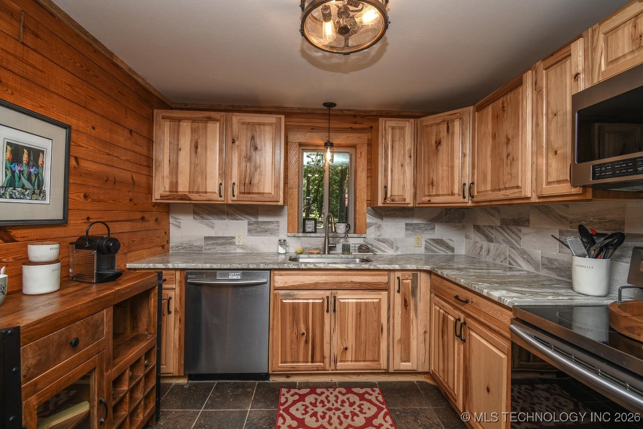 420 Deer Lake Drive Kansas OK 74347