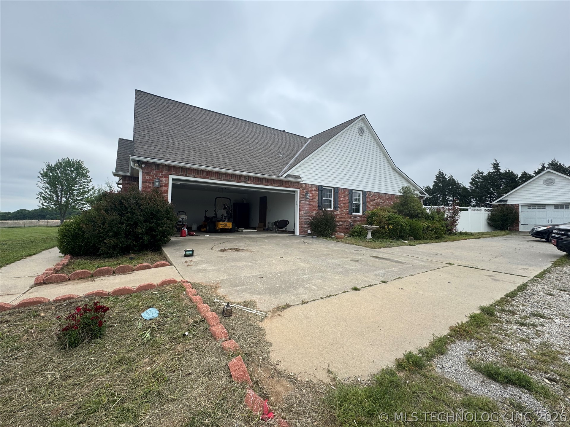 7214 E 132nd Road Holdenville OK 74848