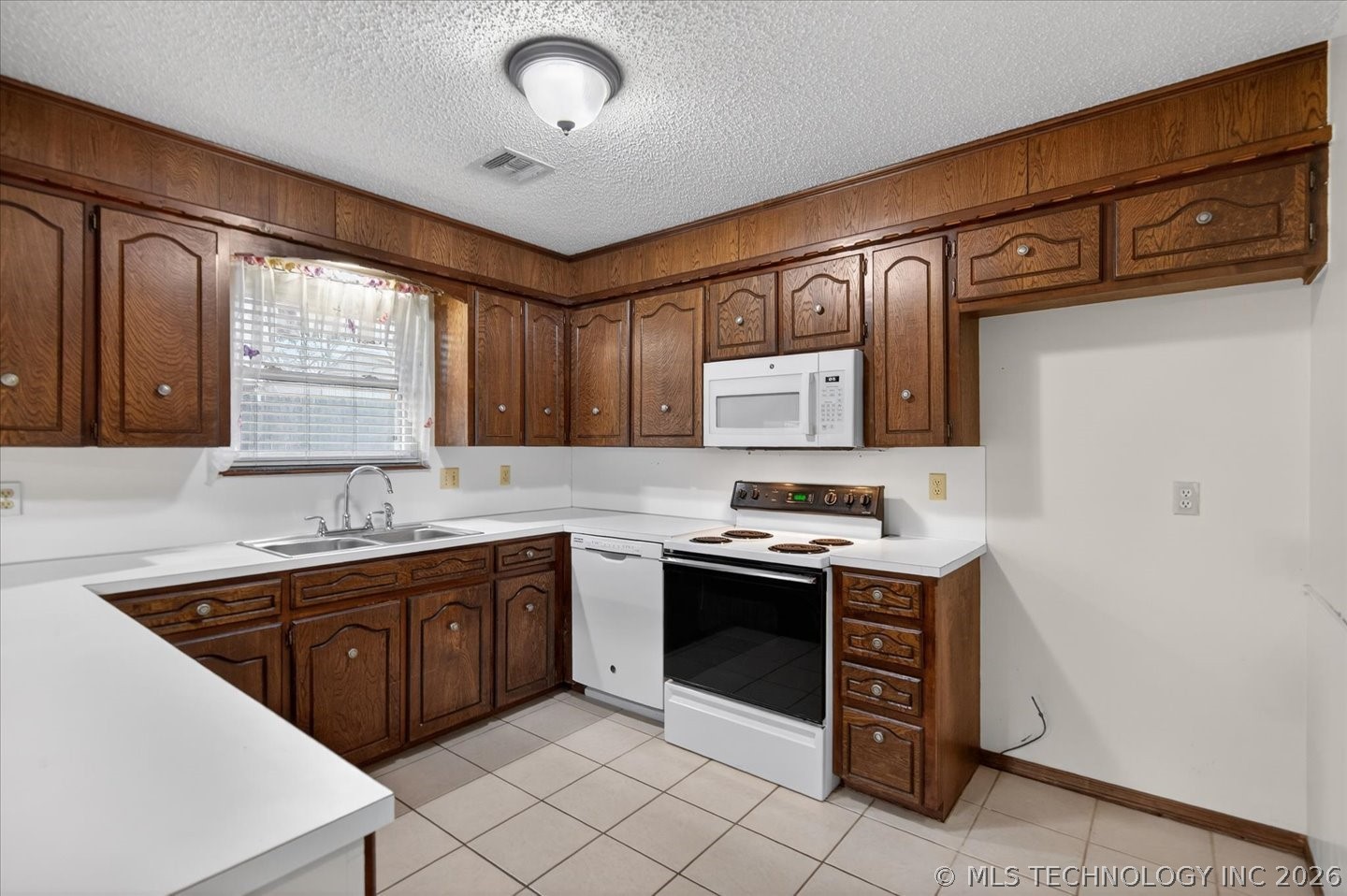 3321 Tuxedo Bartlesville OK 74006