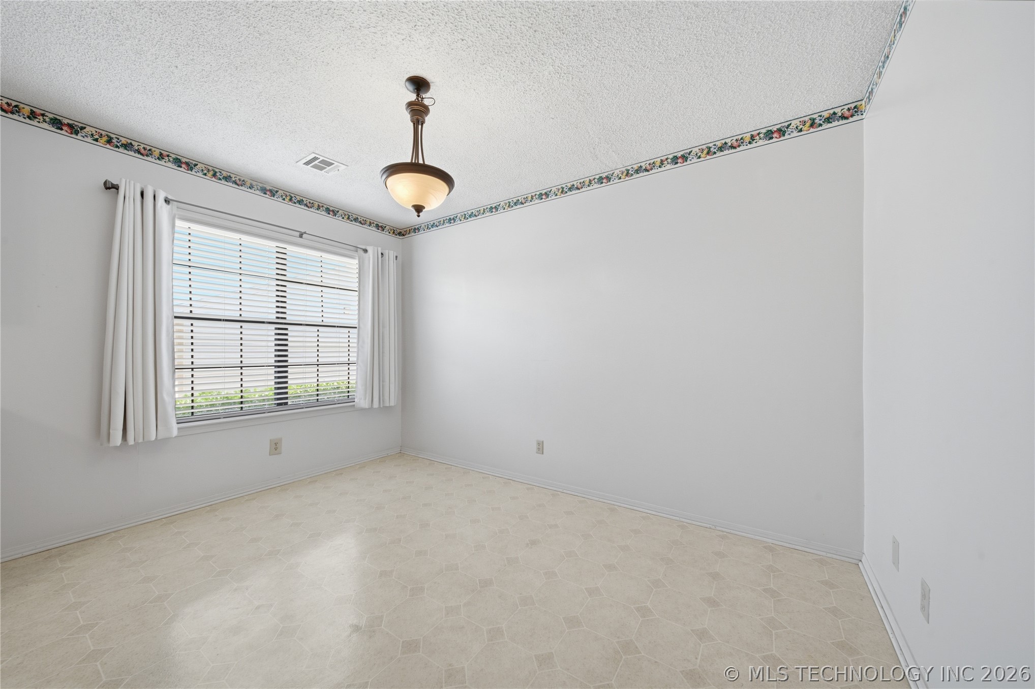 1467 W Evergreen Lane Claremore OK 74017