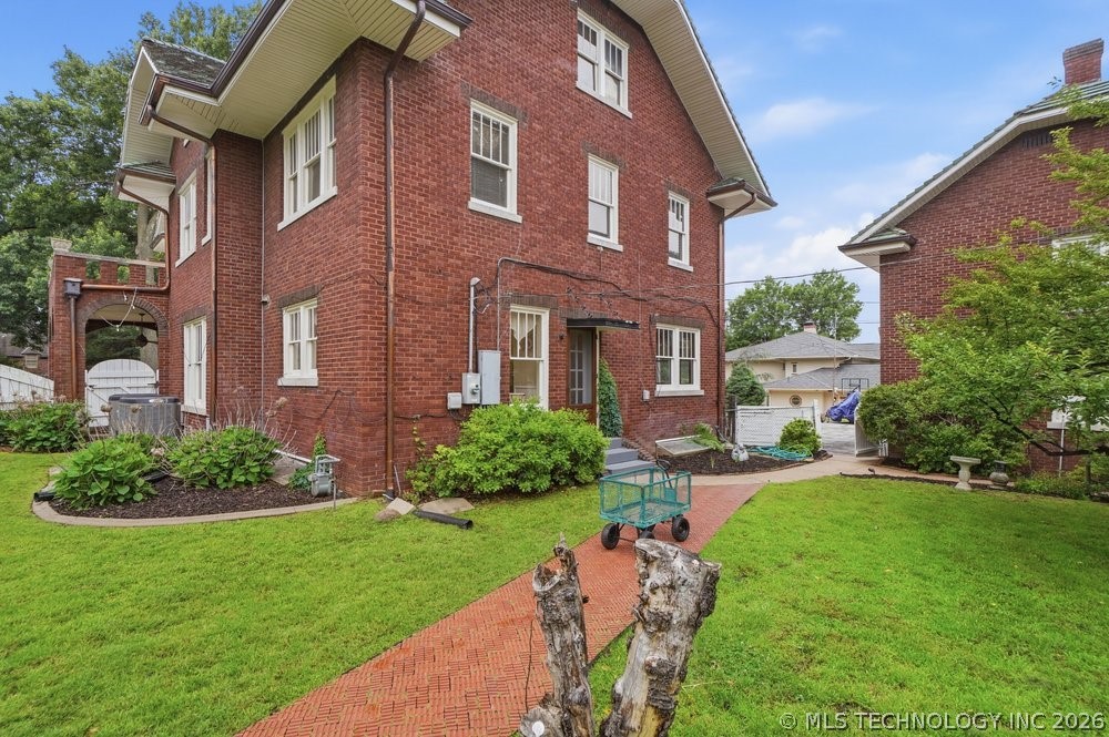 221 Woodward Boulevard Tulsa OK 74114