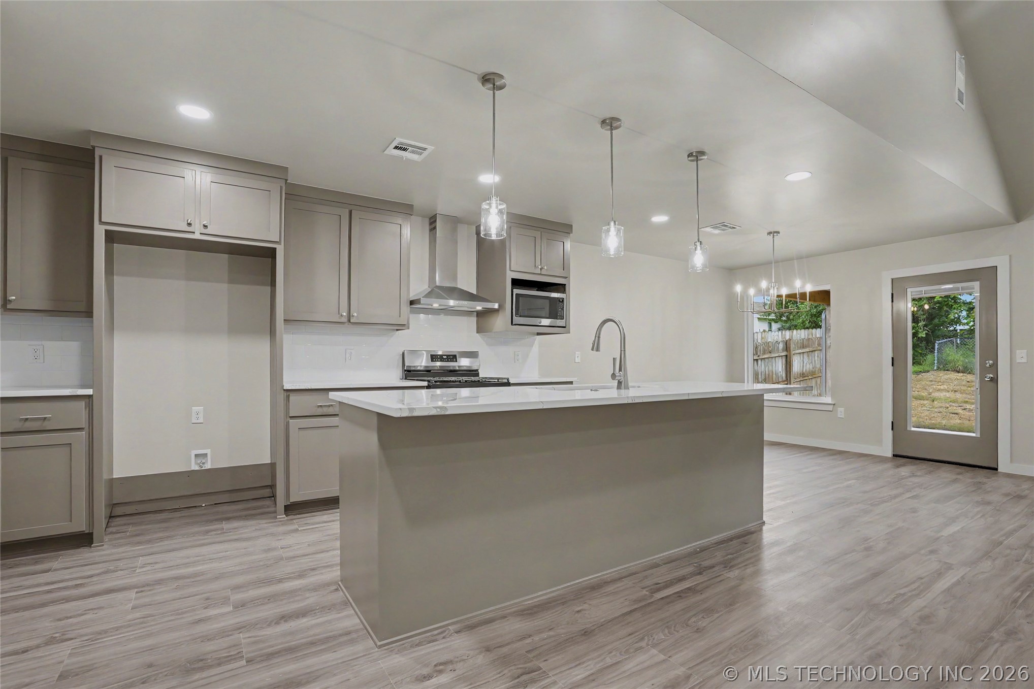 1337 E Hobson Avenue Sapulpa OK 74066