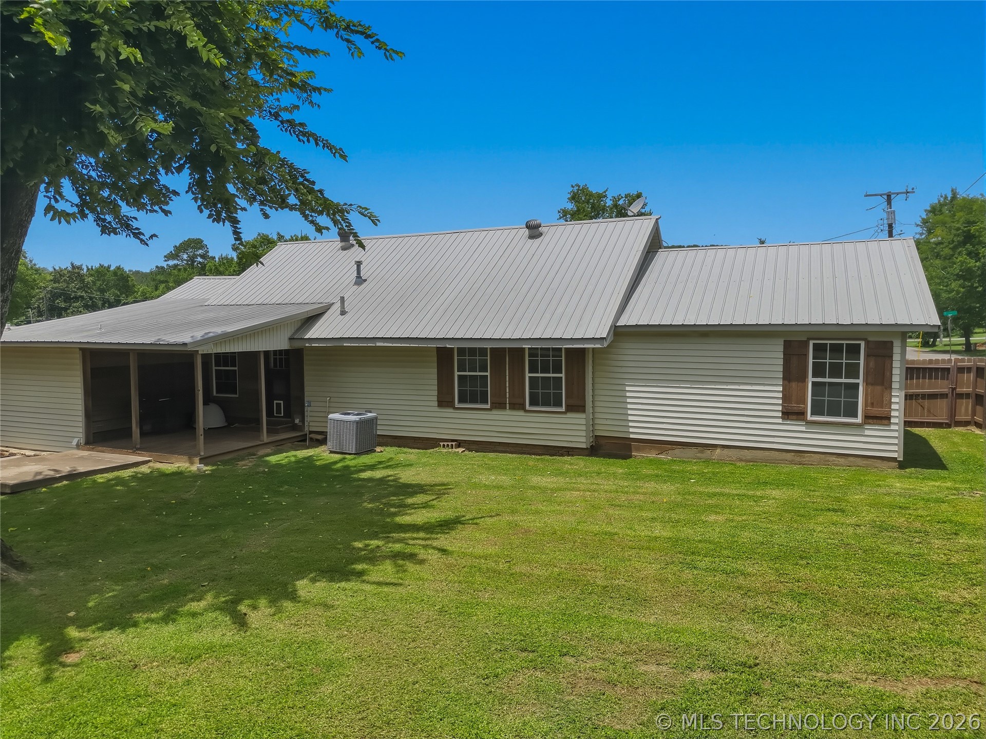 809 N K Street Quinton OK 74561