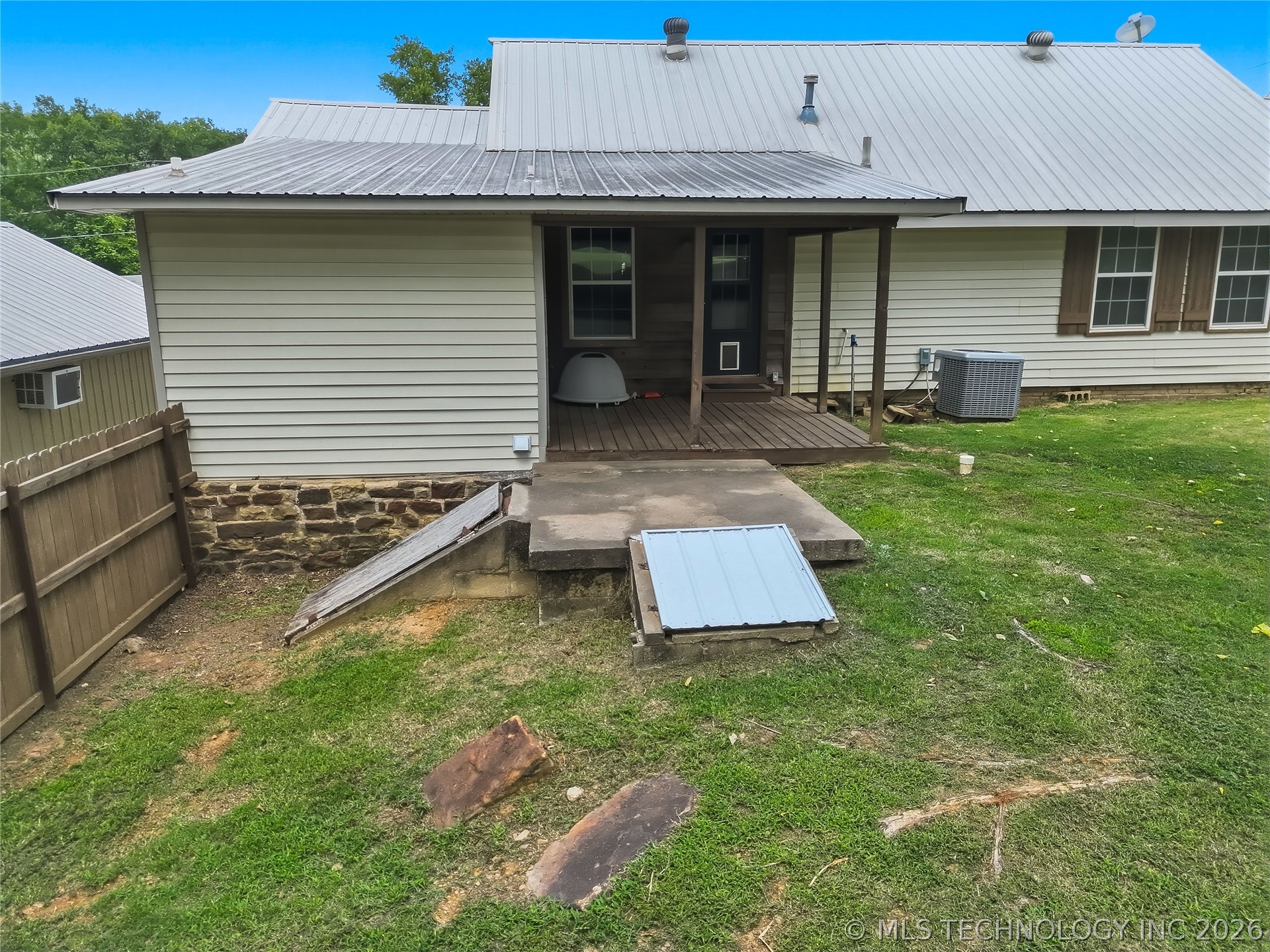 809 N K Street Quinton OK 74561