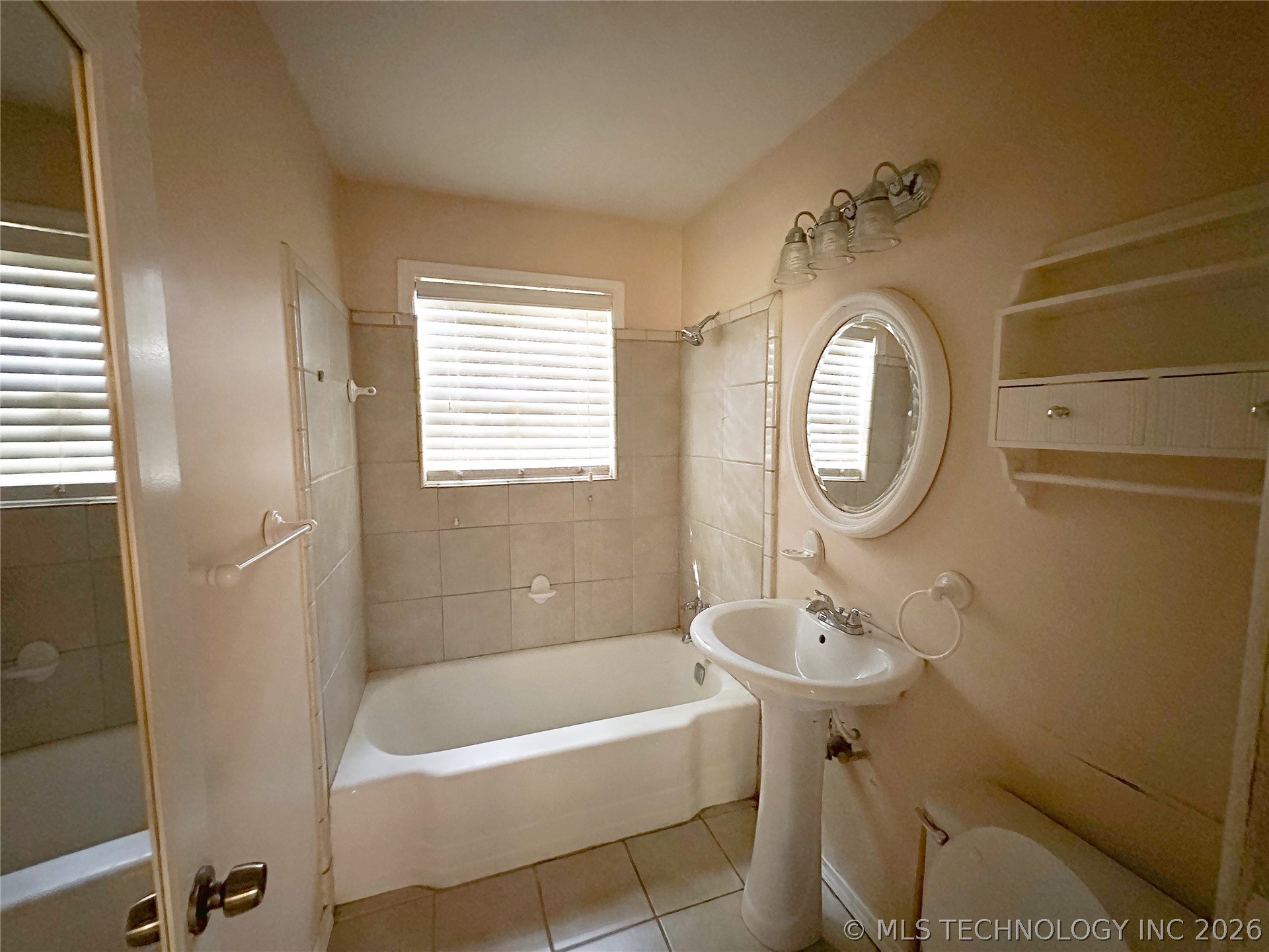 282 E 52nd Place N Tulsa OK 74126