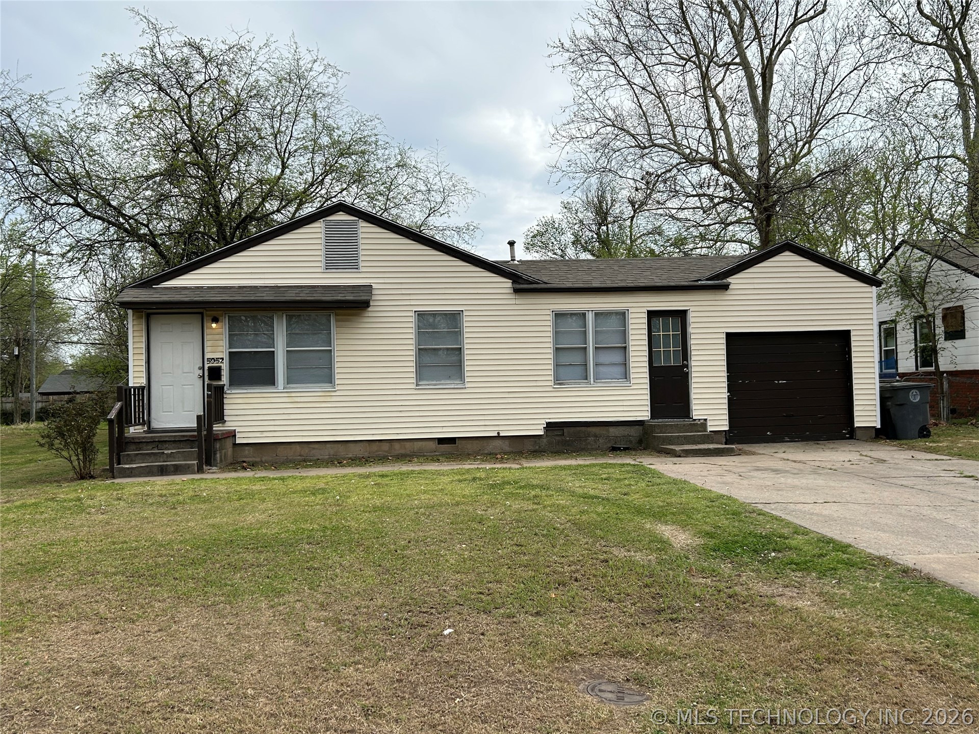 5952 E Newton Place Tulsa OK 74115