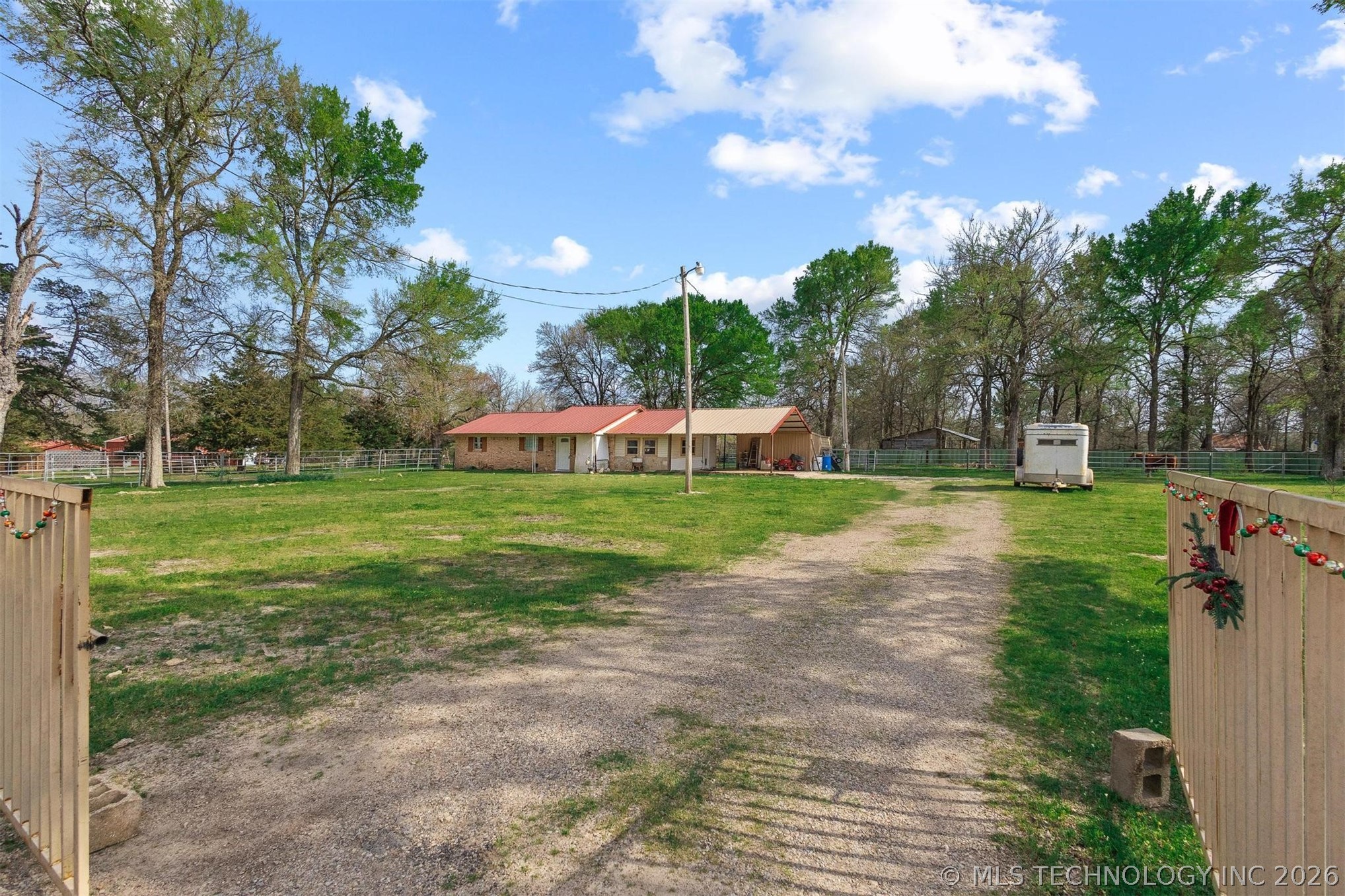 2628 E 2064 Road Hugo OK 74743