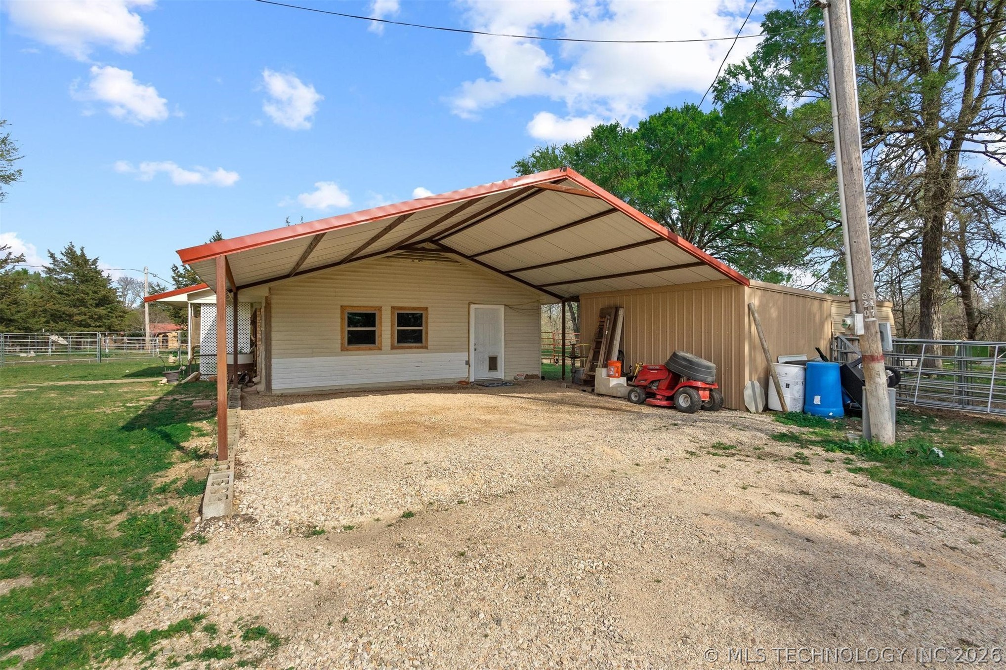 2628 E 2064 Road Hugo OK 74743