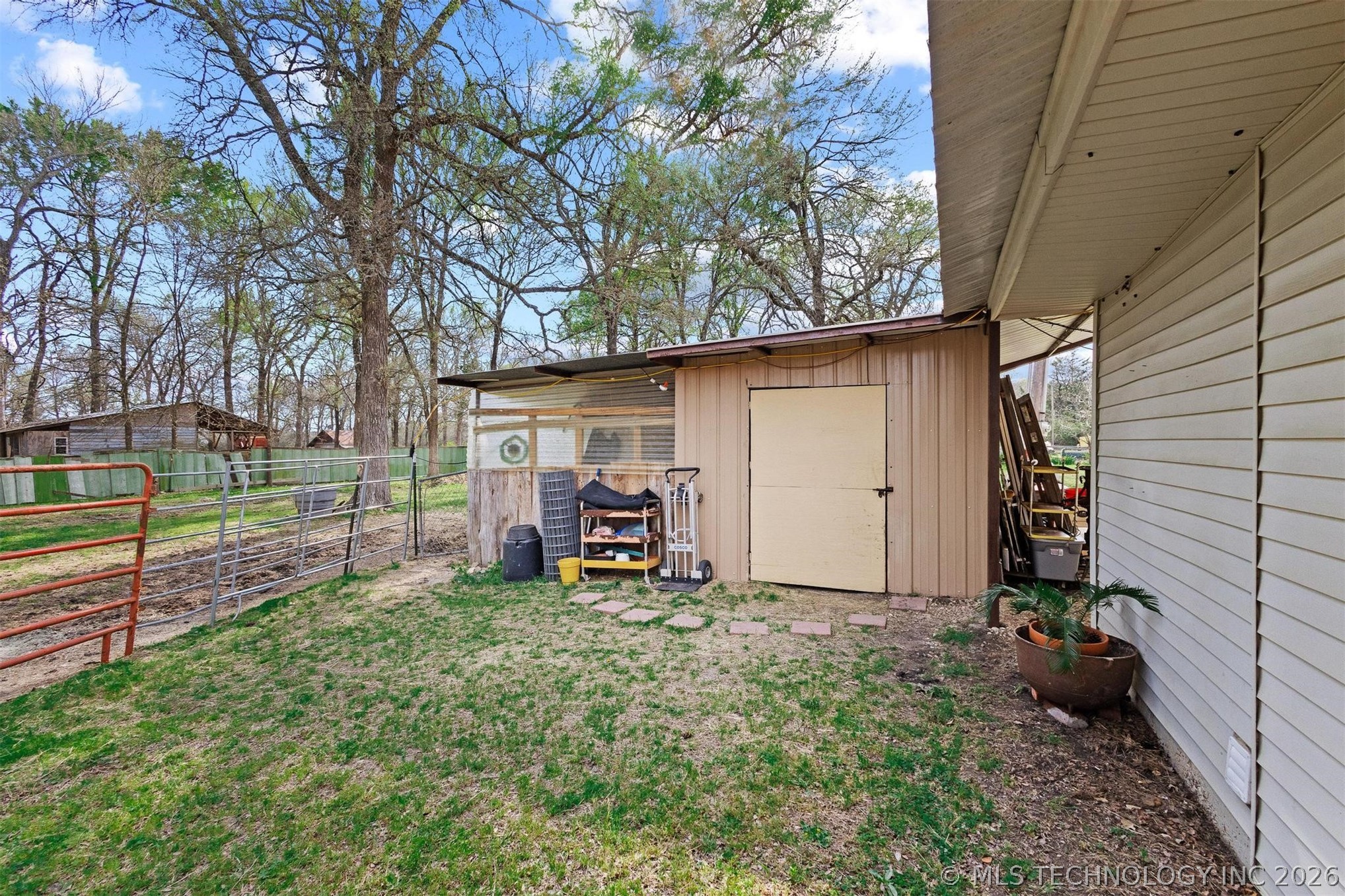 2628 E 2064 Road Hugo OK 74743