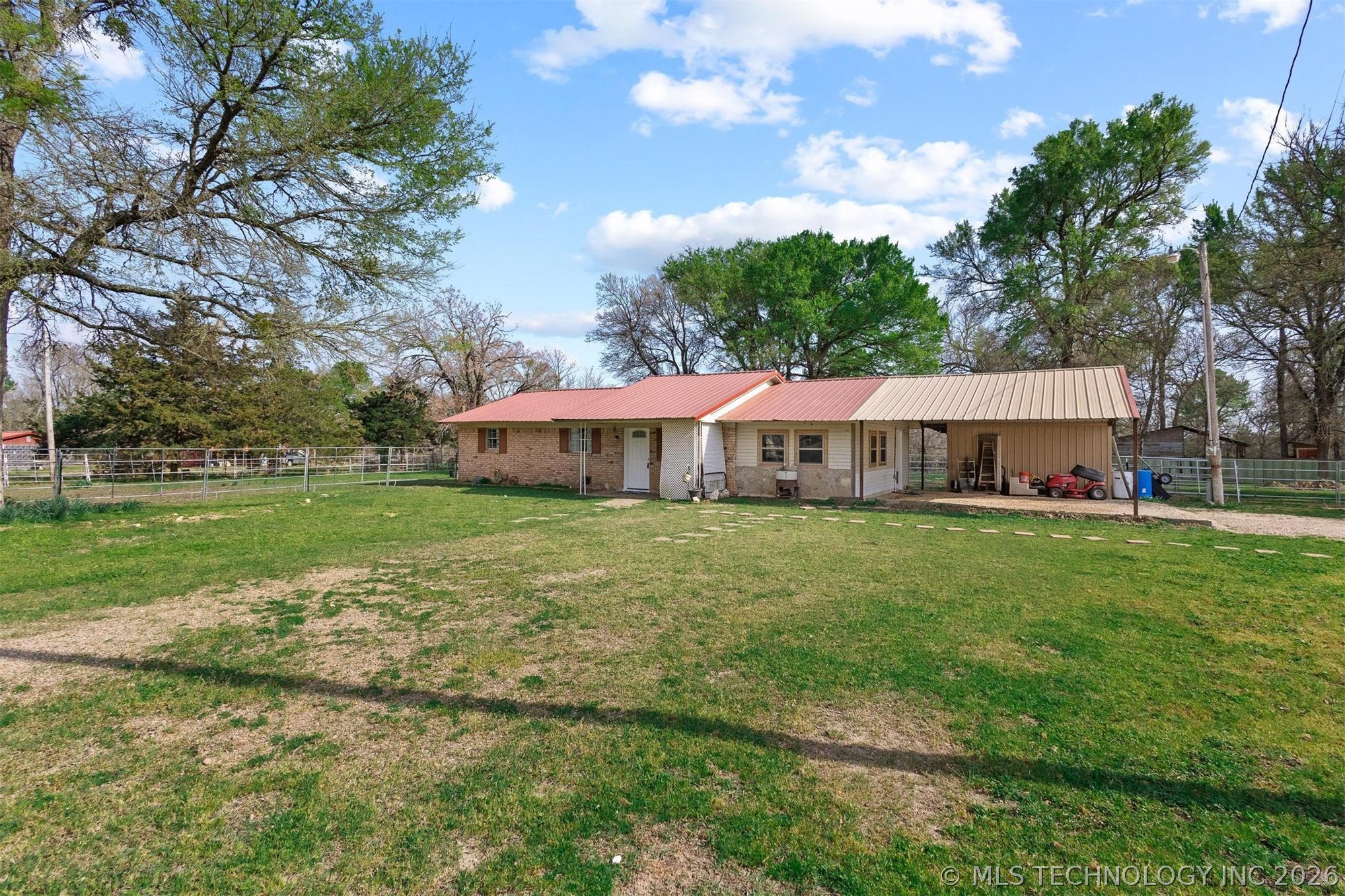 2628 E 2064 Road Hugo OK 74743