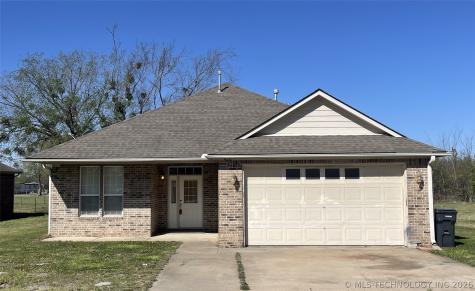 420 N Hughes Avenue Morris OK 74445