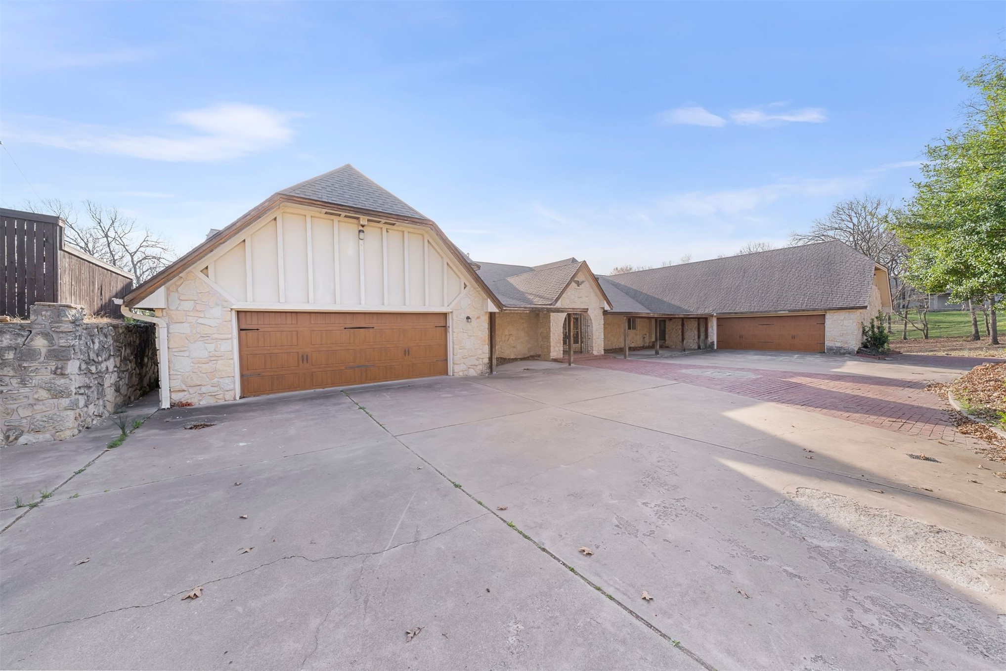 7455 S Sleepy Hollow Drive Tulsa OK 74136