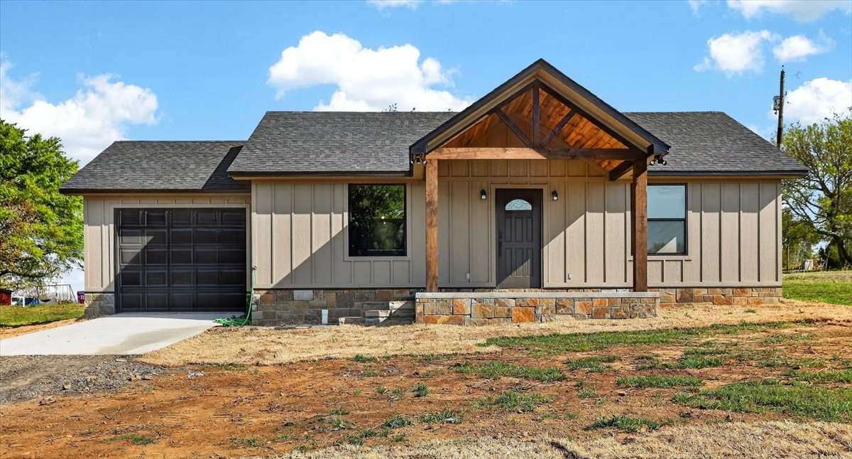 301 Swanson Road Mccurtain OK 74944