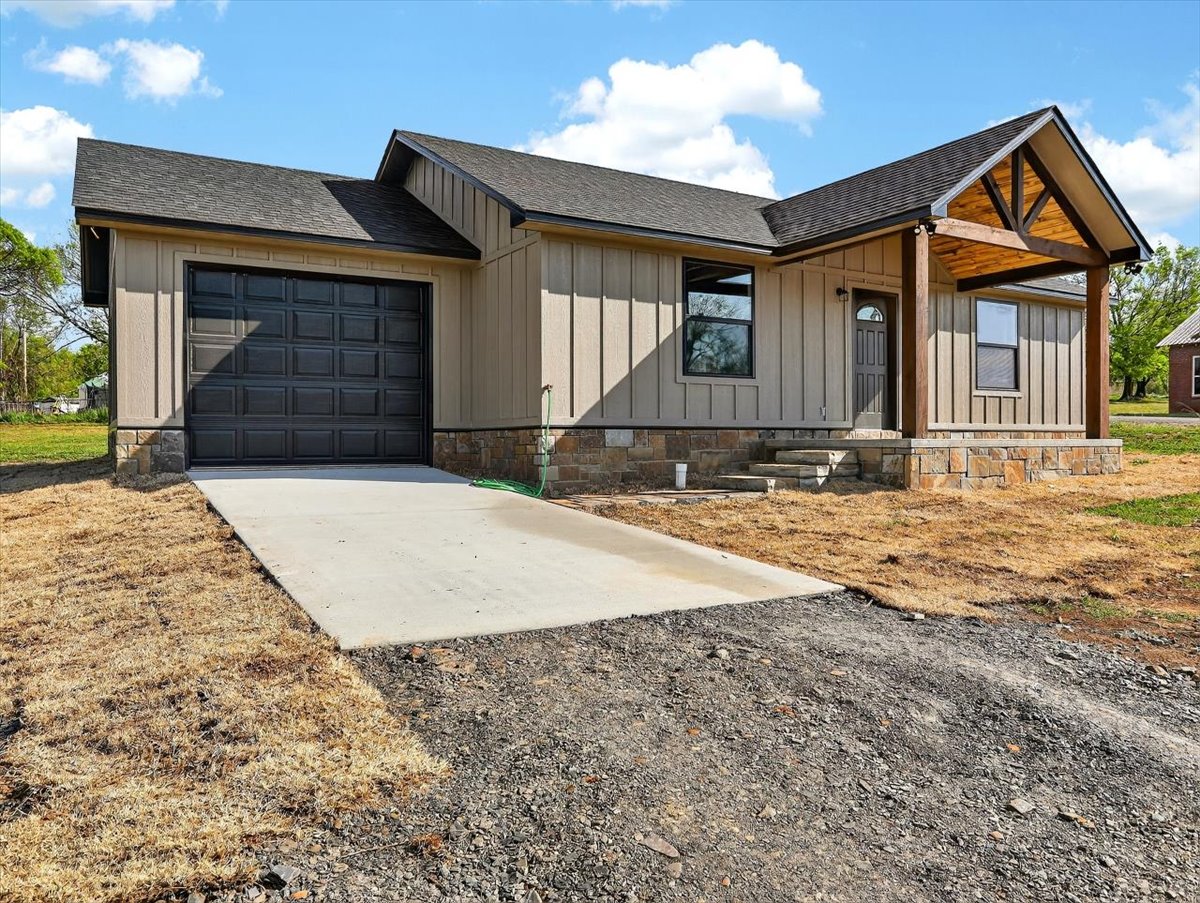 301 Swanson Road Mccurtain OK 74944