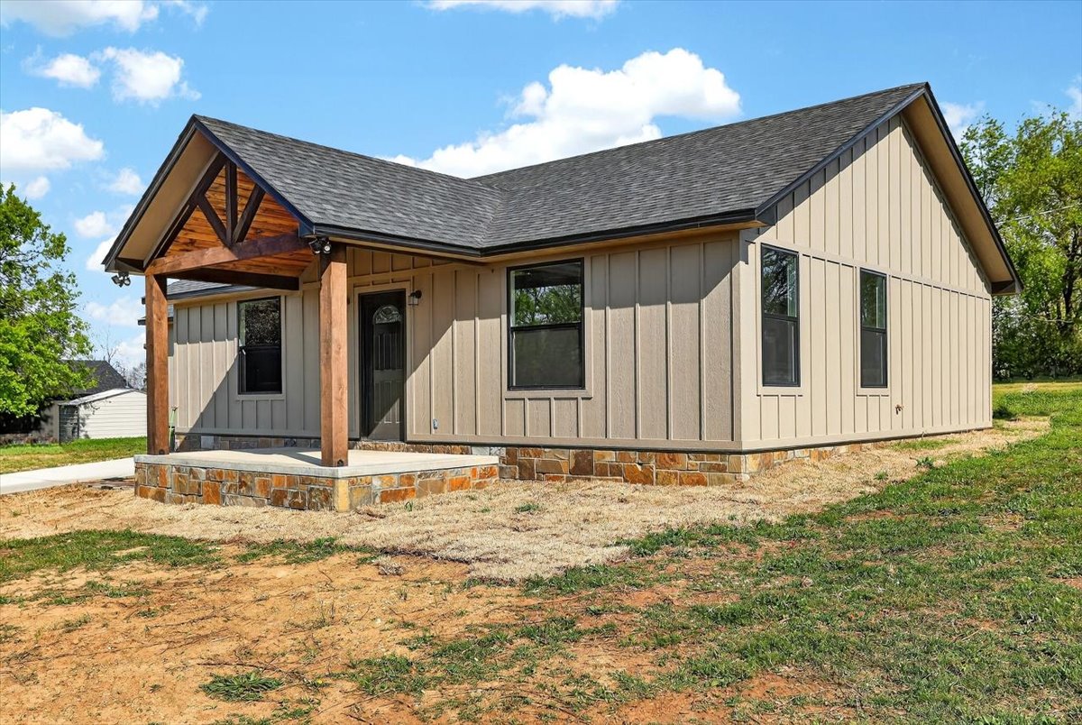 301 Swanson Road Mccurtain OK 74944