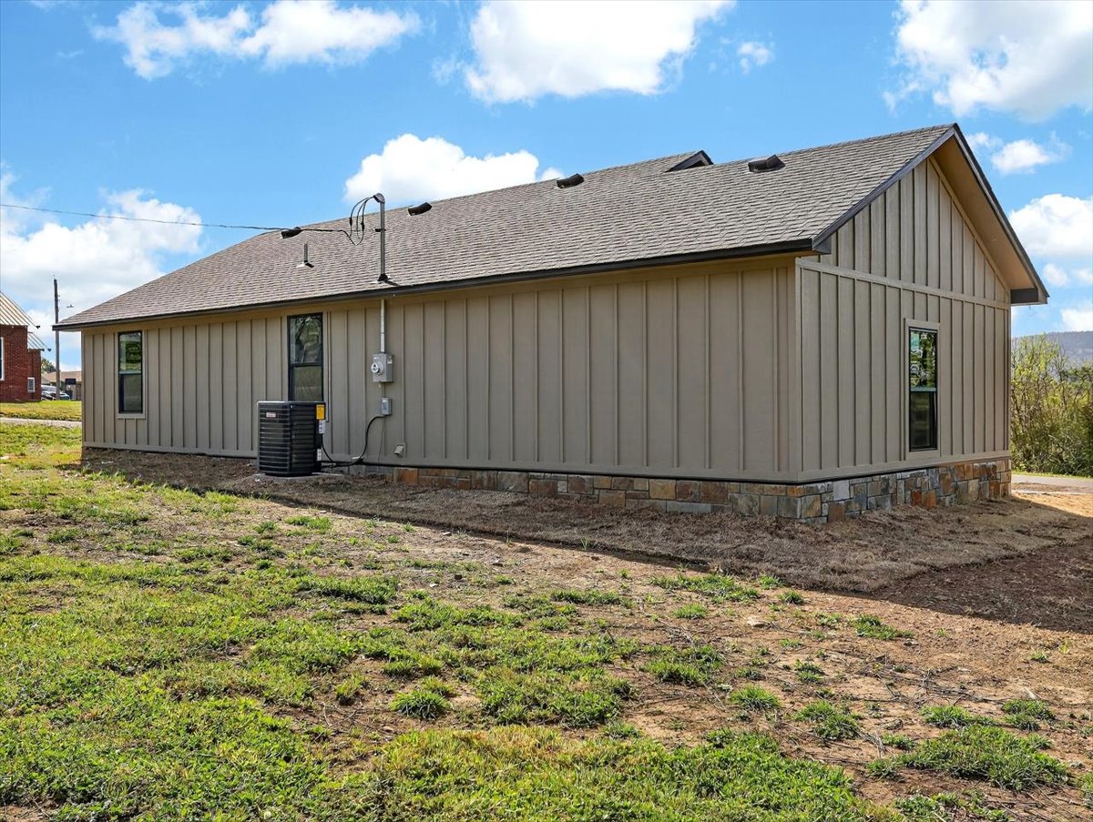 301 Swanson Road Mccurtain OK 74944