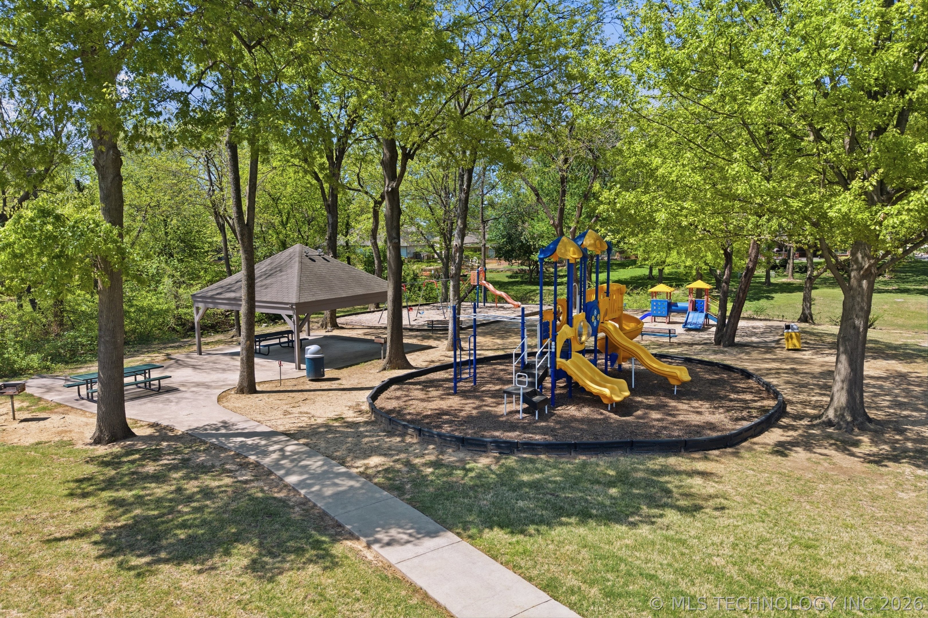 104 N Oak Place Broken Arrow OK 74012