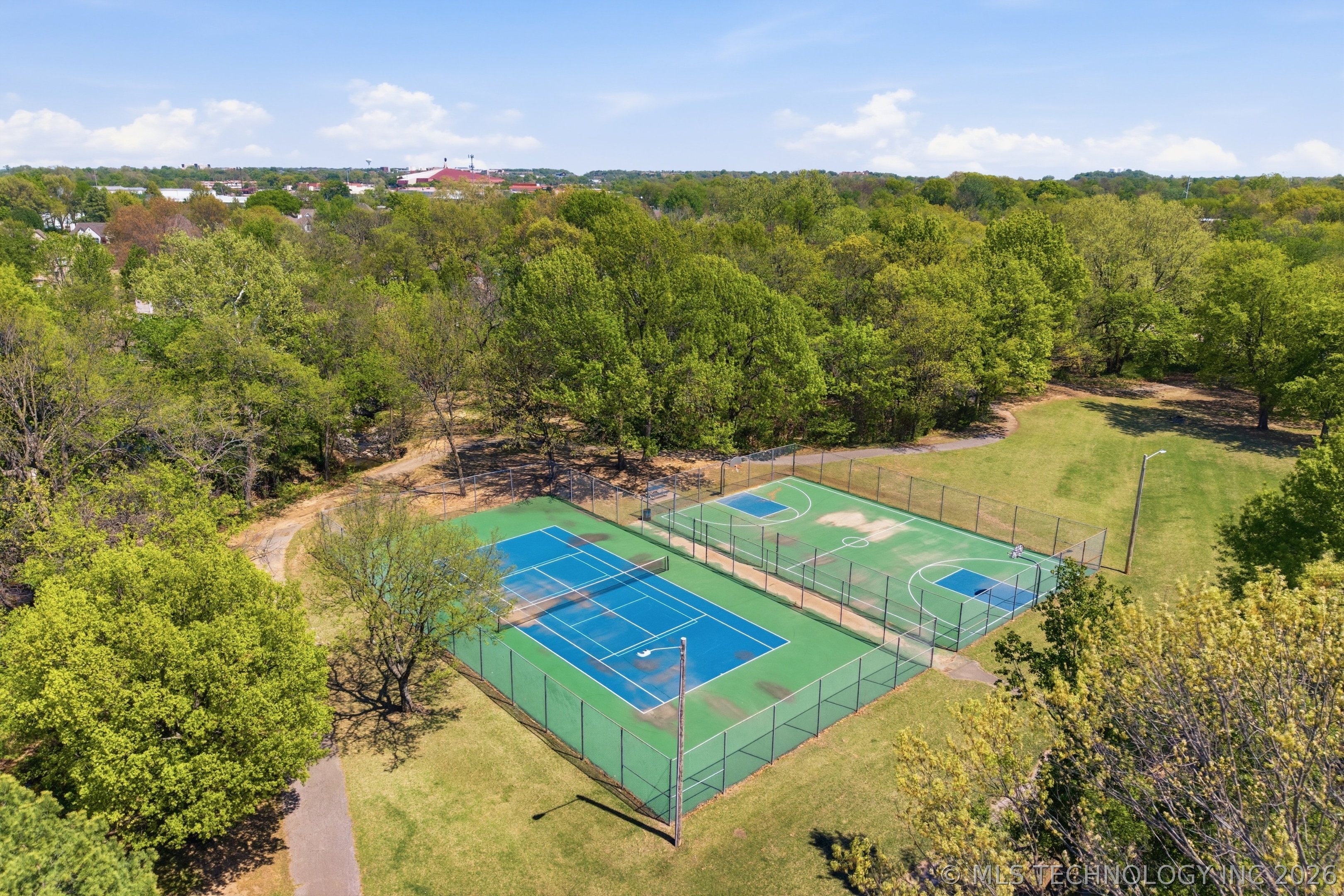 104 N Oak Place Broken Arrow OK 74012