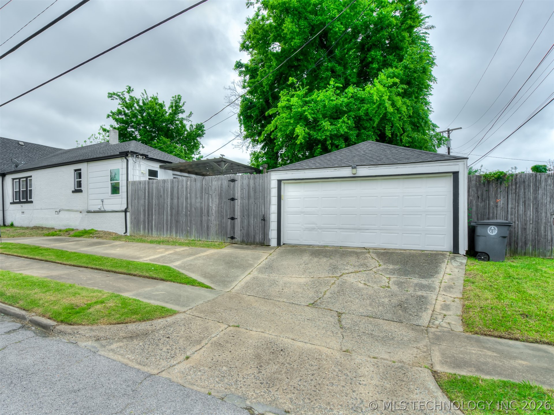1204 S Columbia Avenue Tulsa OK 74104