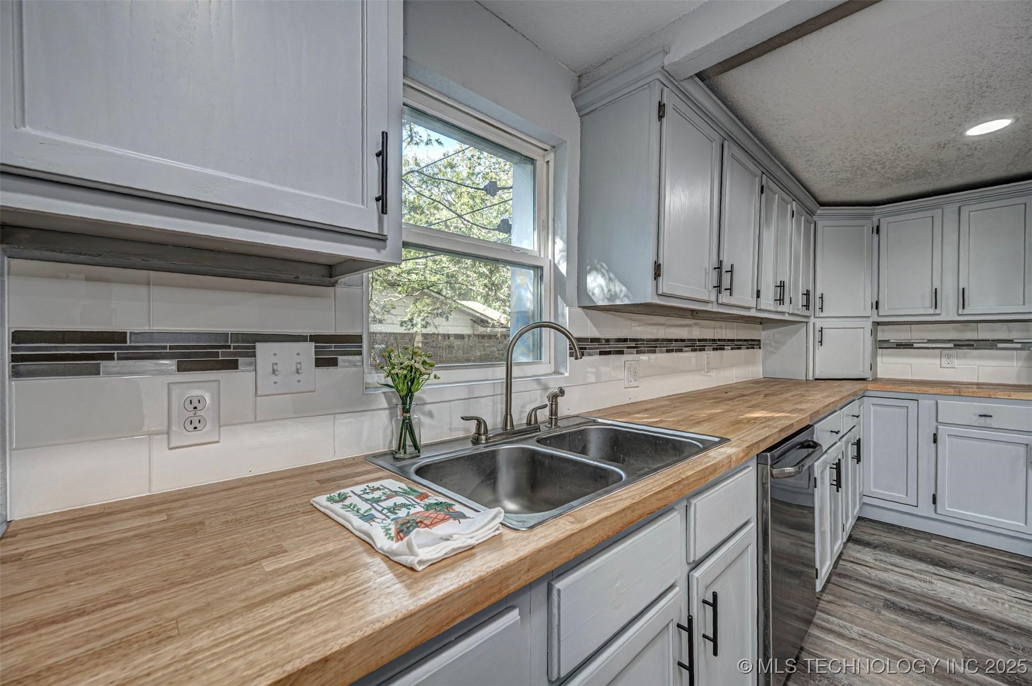 1228 D Street NW Ardmore OK 73401