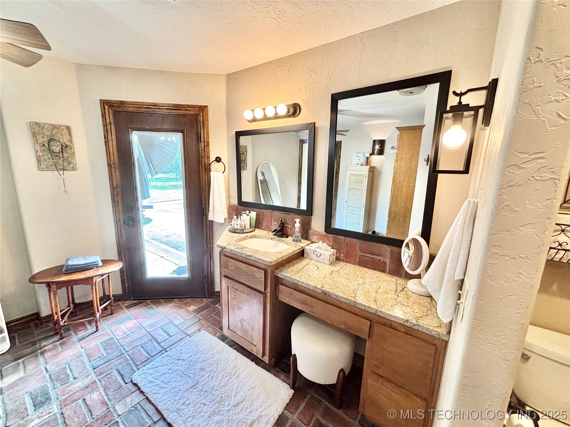 2102 N Peaceful Lane Stigler OK 74462