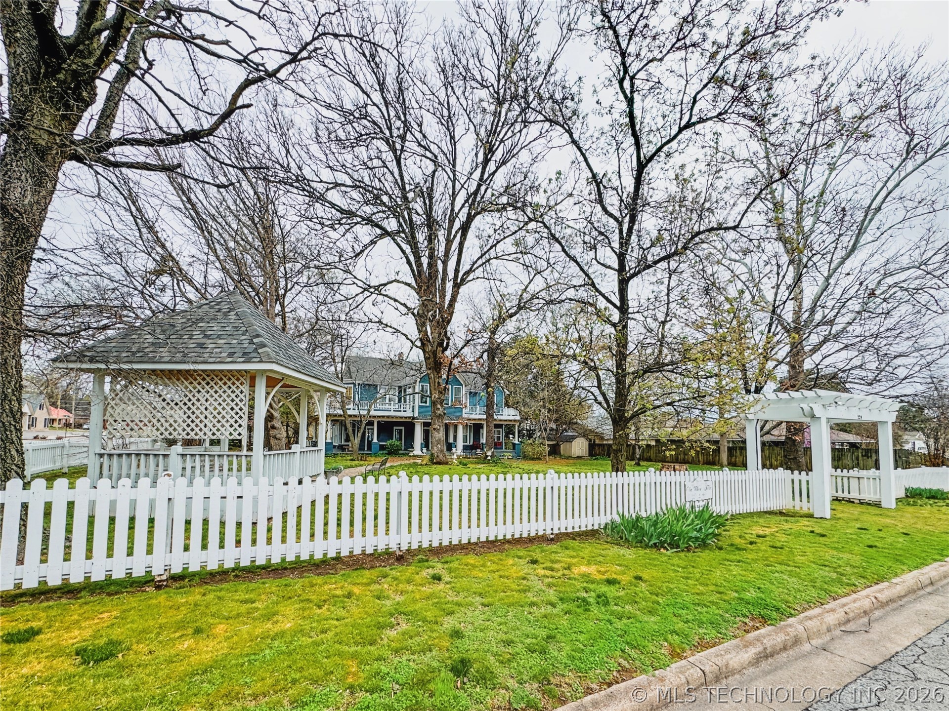 224 W Chickasaw Street Tahlequah OK 74464