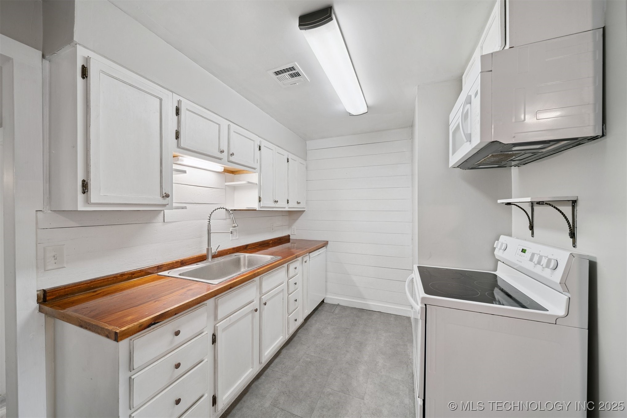 15 S Mayes Street Pryor OK 74361