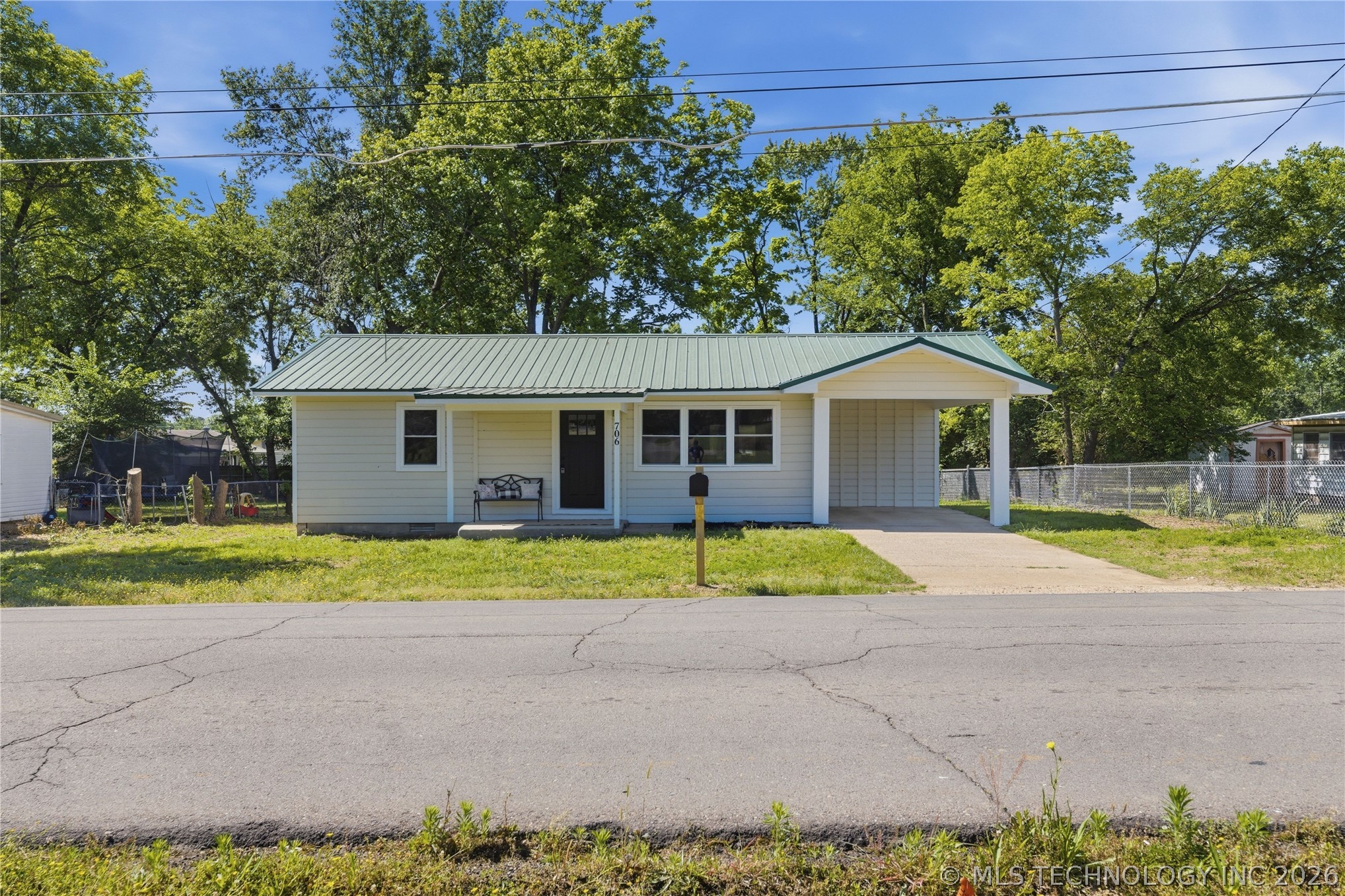 706 E Redwood Avenue N Sallisaw OK 74955