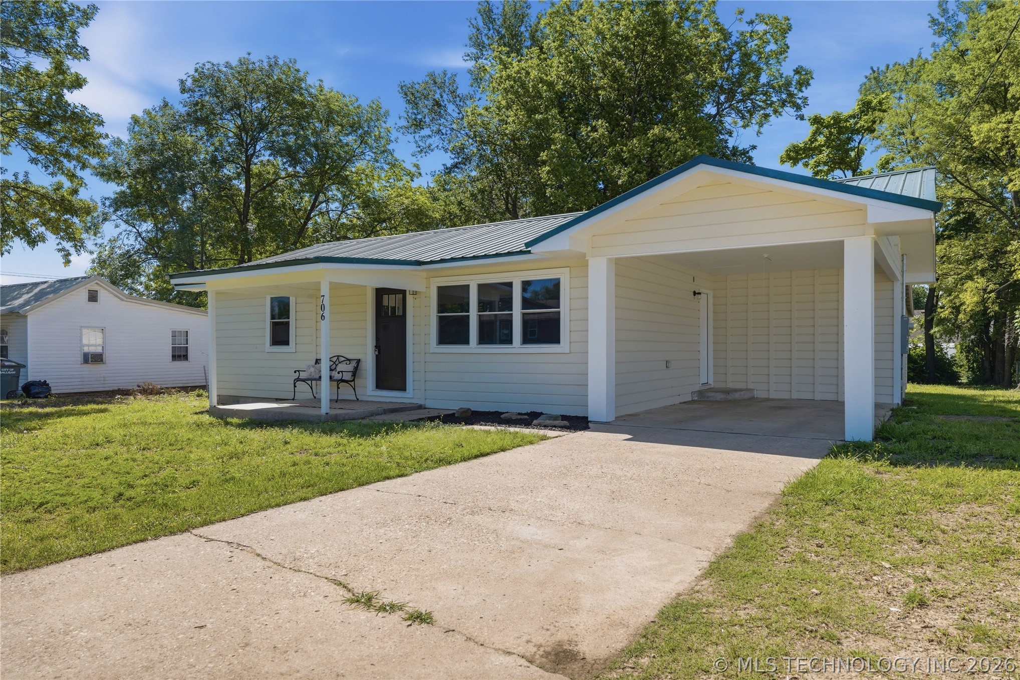706 E Redwood Avenue N Sallisaw OK 74955