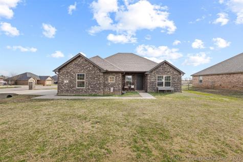 96 Dawson Drive Calera OK 74730