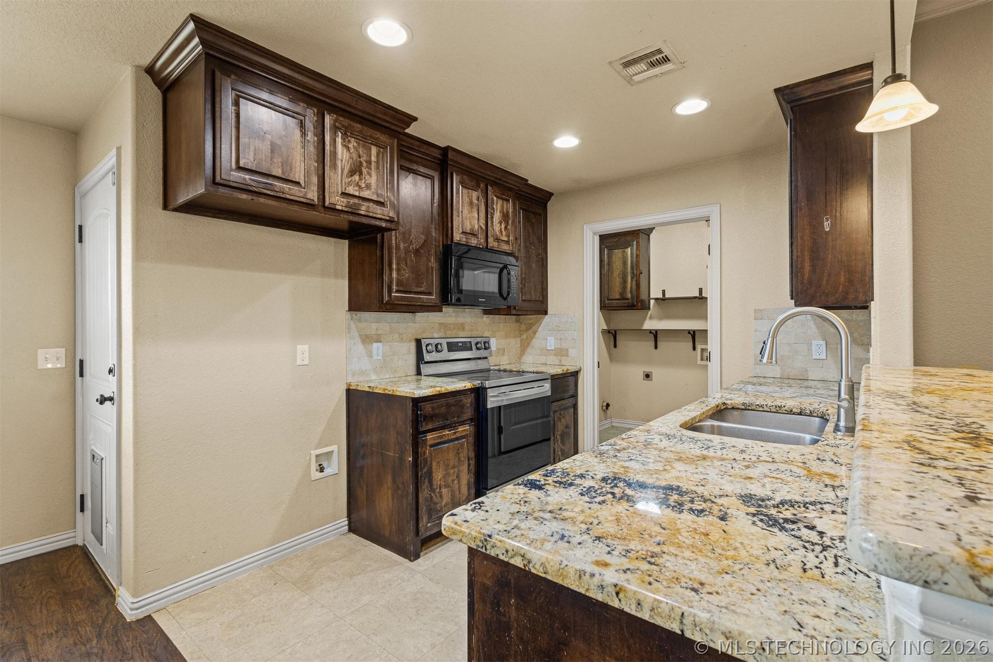 96 Dawson Drive Calera OK 74730