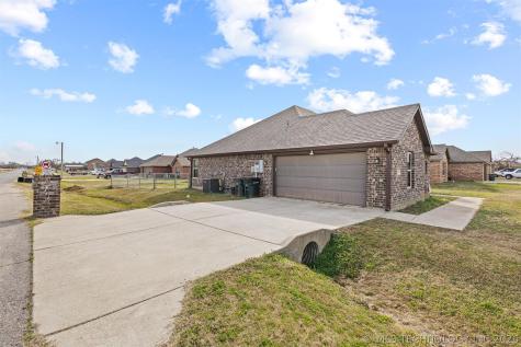 96 Dawson Drive Calera OK 74730