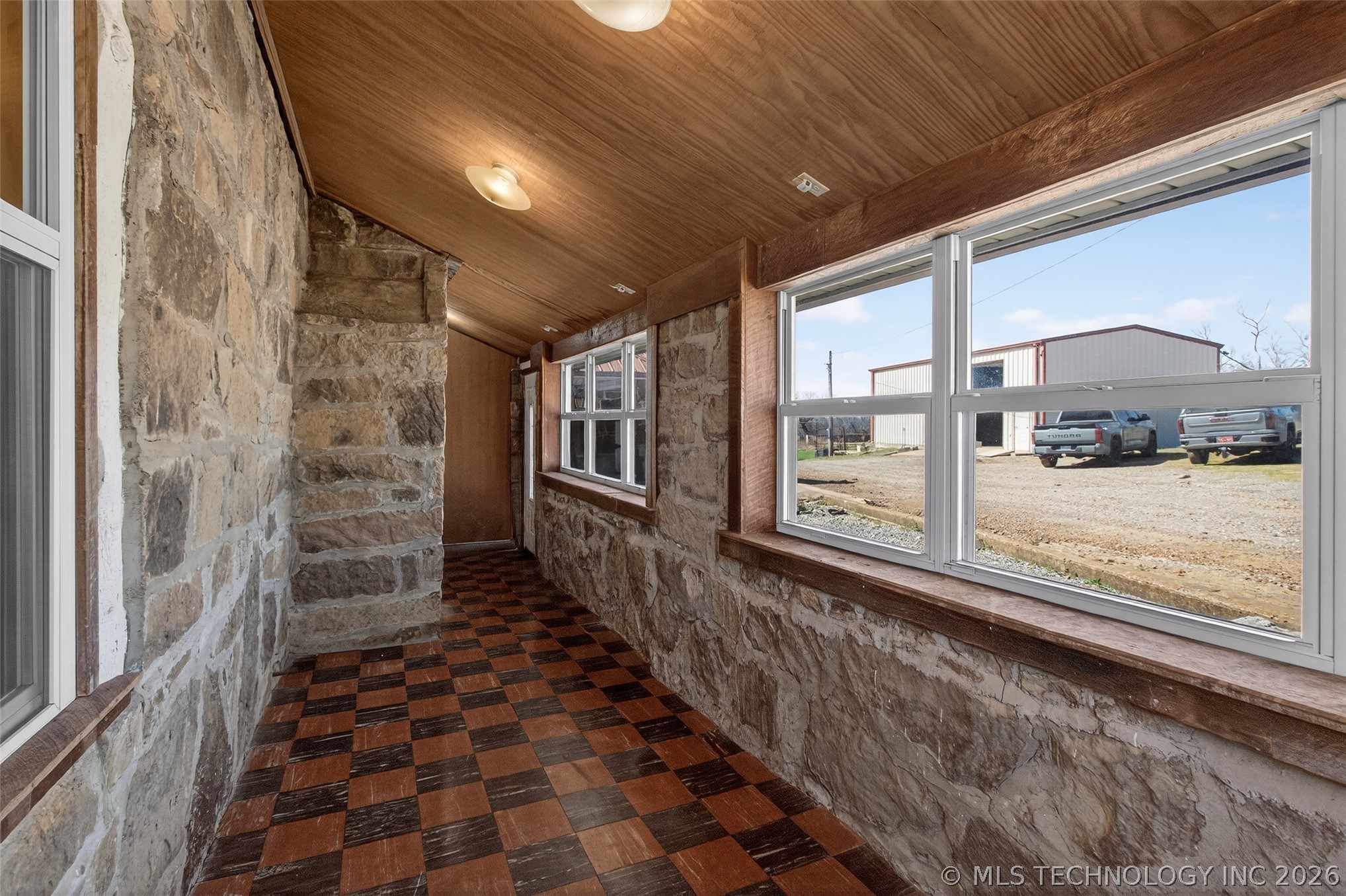 19104 S 4250 Road Claremore OK 74019