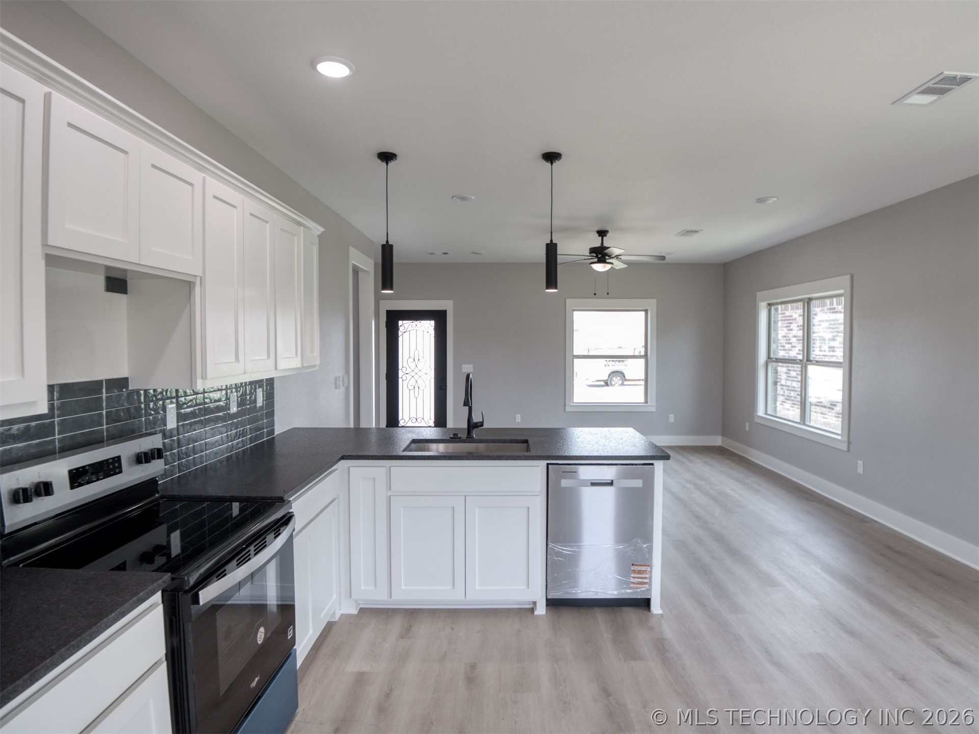 1190 Wild Indigo Circle Calera OK 74730