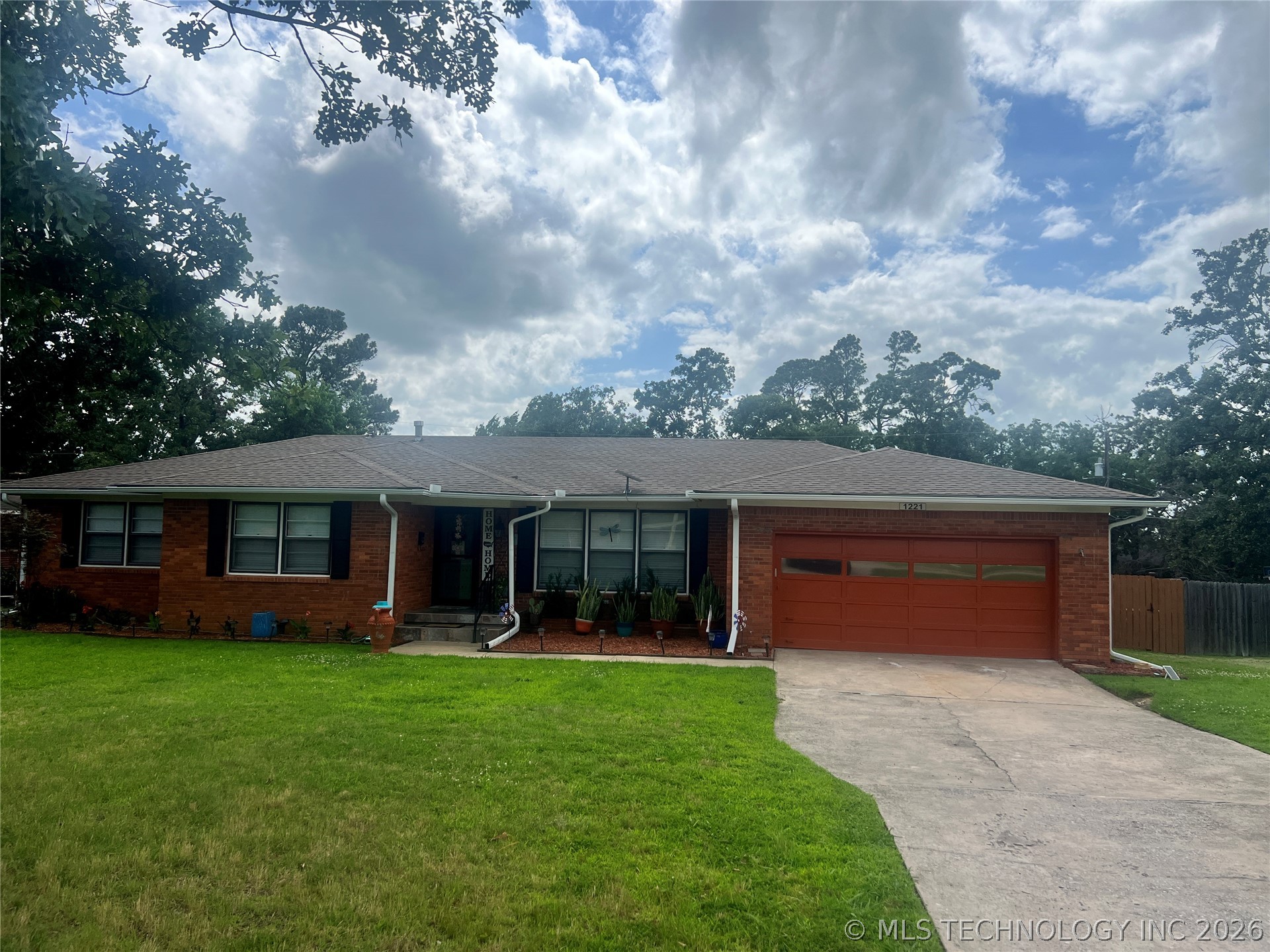 1221 Country Club Mcalester OK 74501