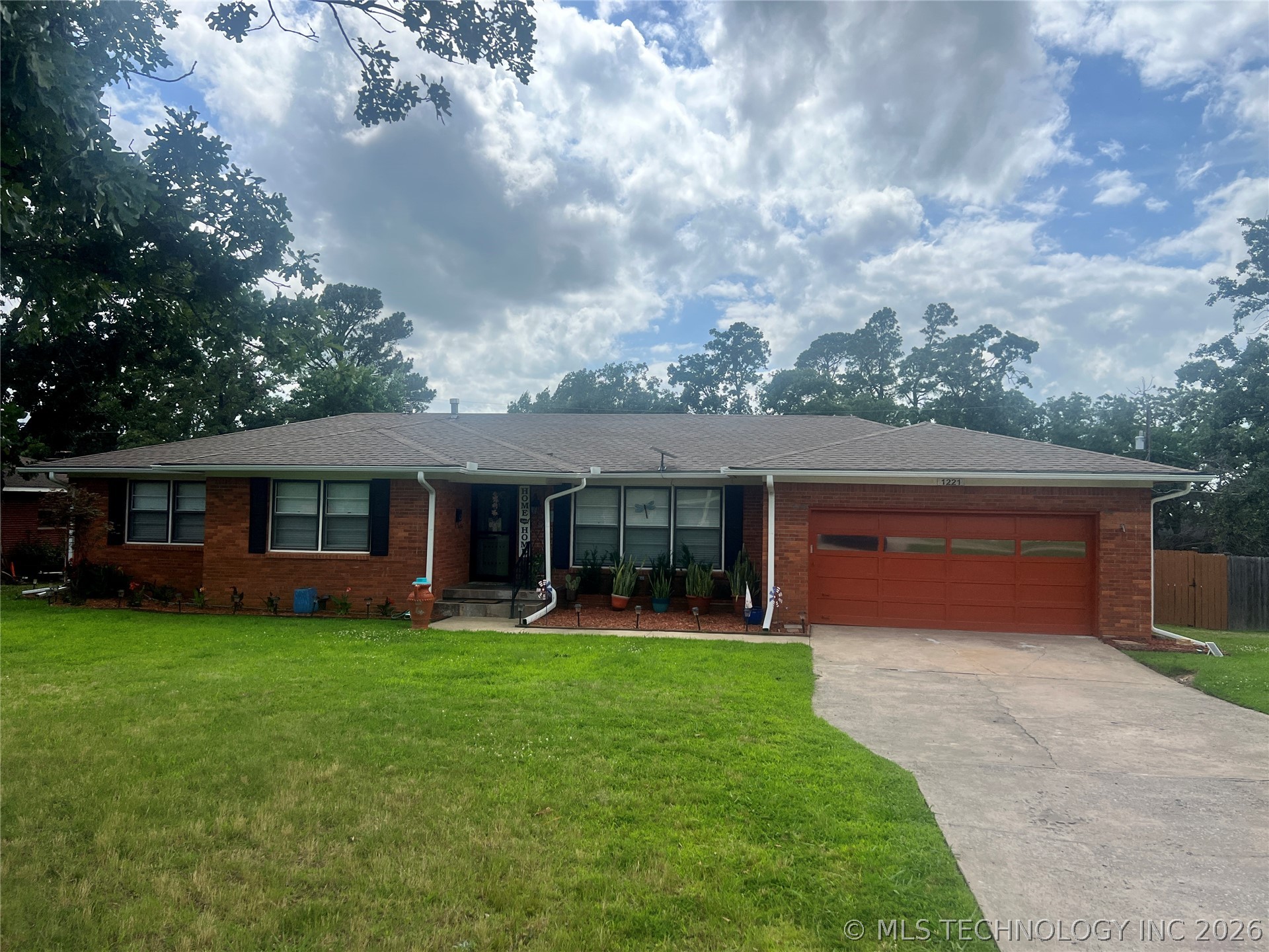 1221 Country Club Mcalester OK 74501