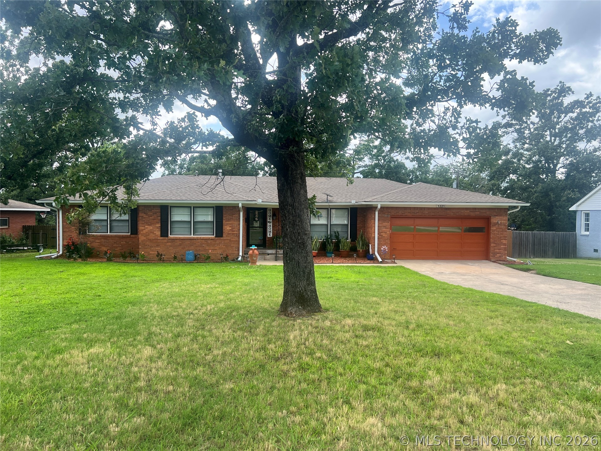1221 Country Club Mcalester OK 74501